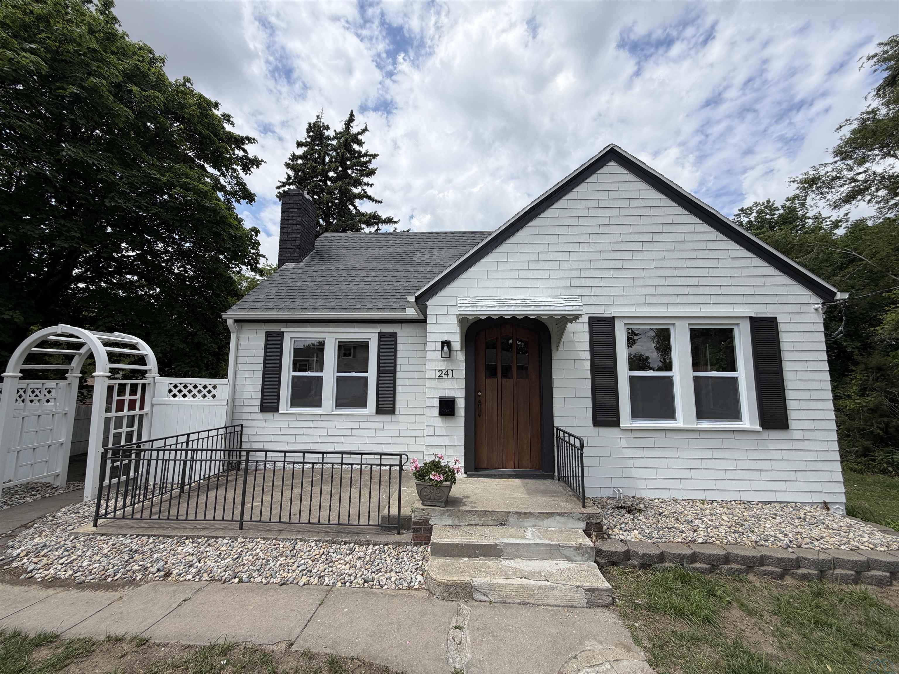 241 COLLINS ST S, Sioux City, IA 51103 