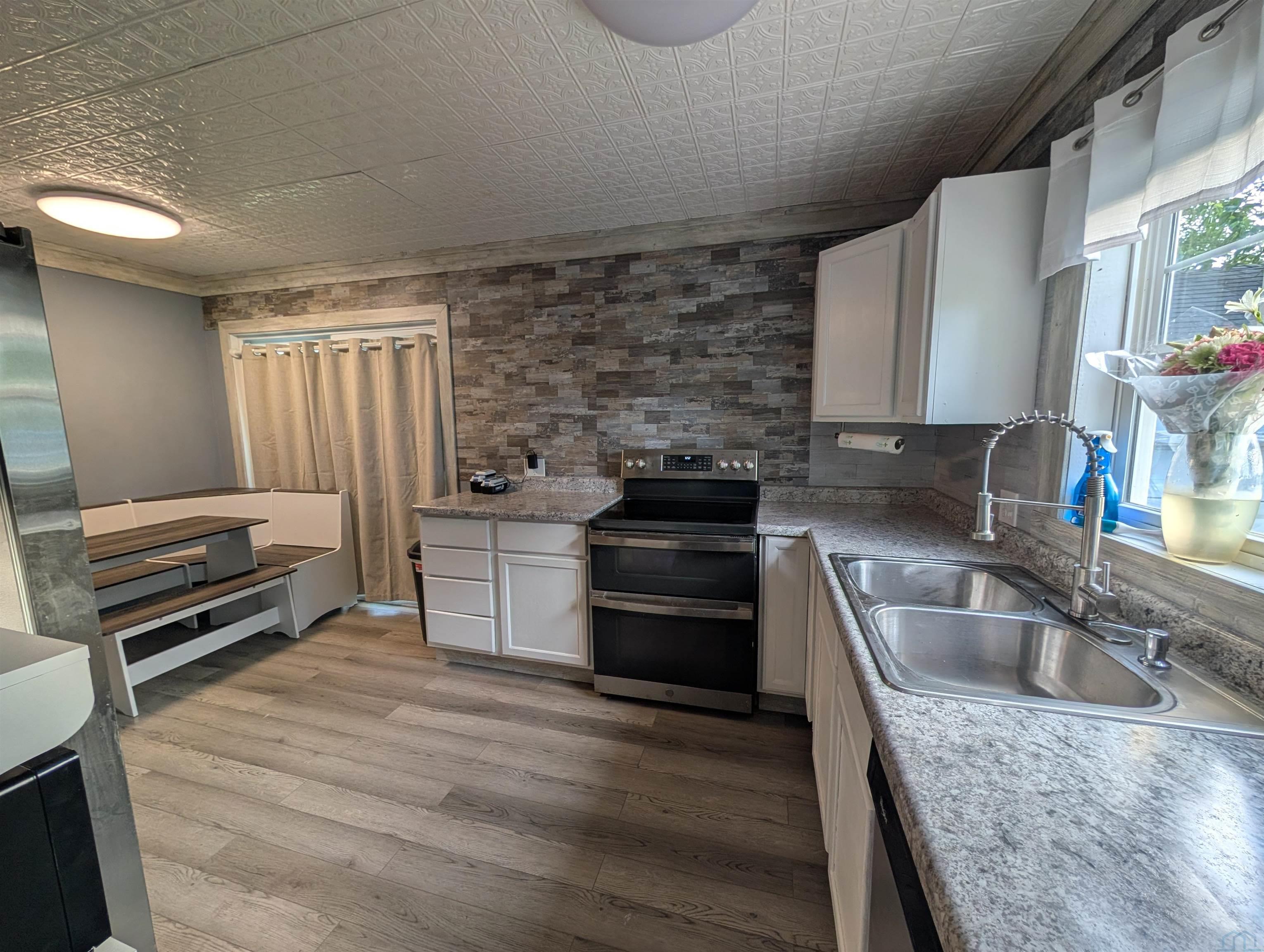 908 11th Street, Sheldon, Northwest Iowa, photo 9