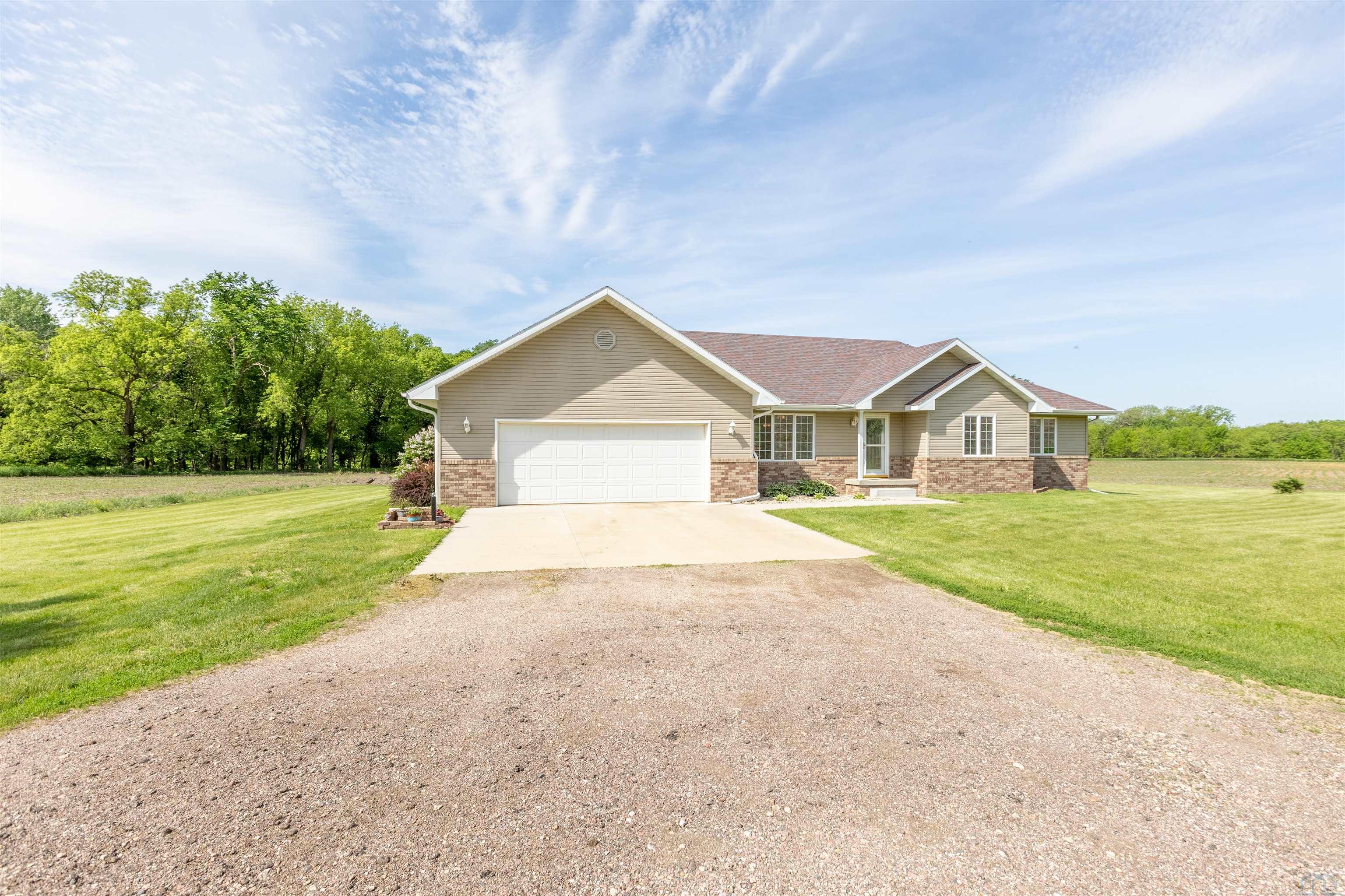 32213 Indigo Rd, Hinton, IA 51024 