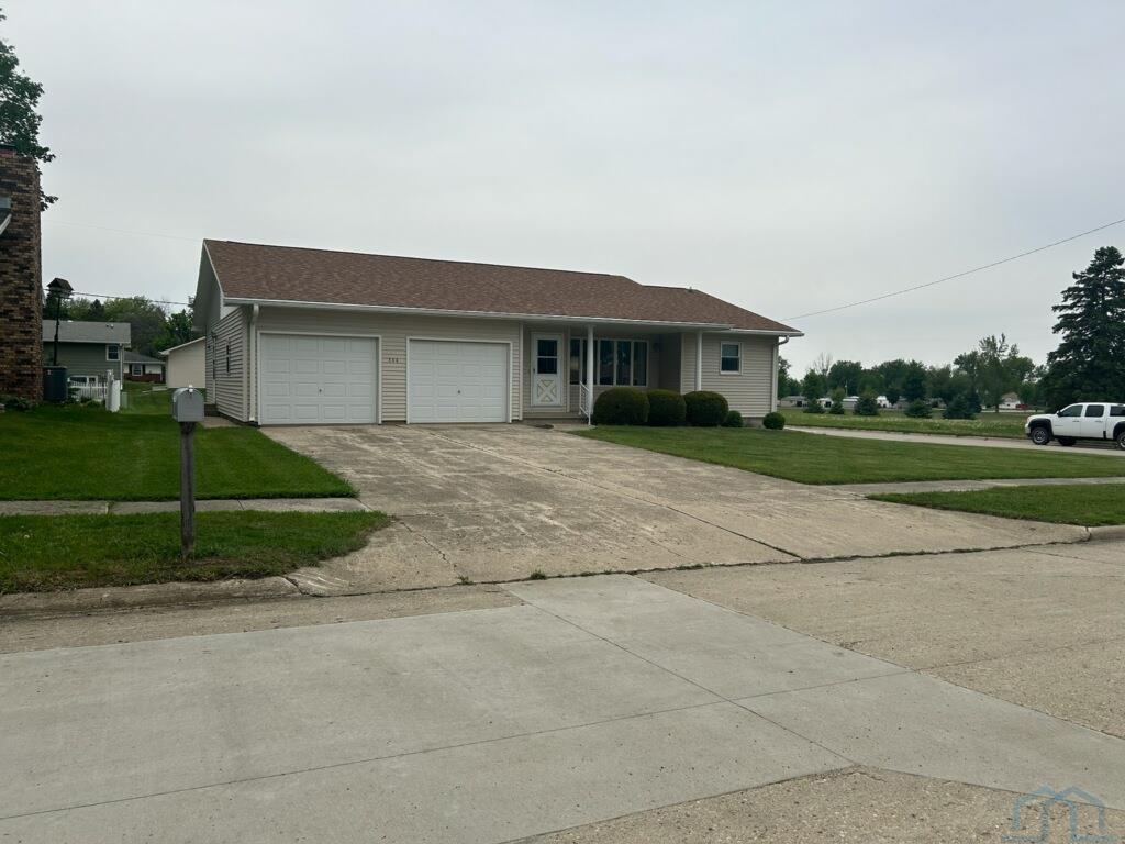 245 North 8th Avenue, Sheldon, IA 51201 