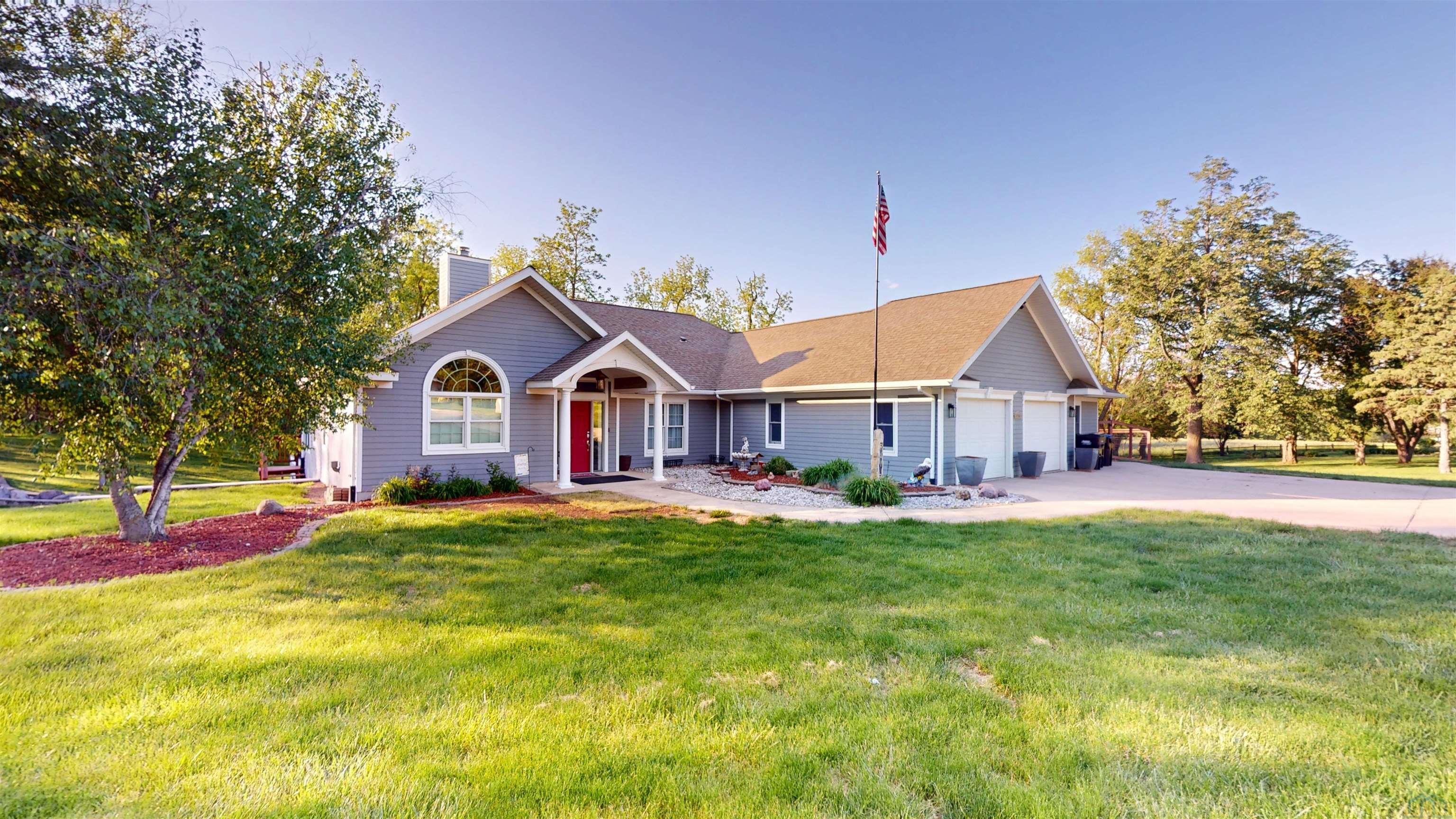 1200 IOWA ST, Cherokee, IA 51012 