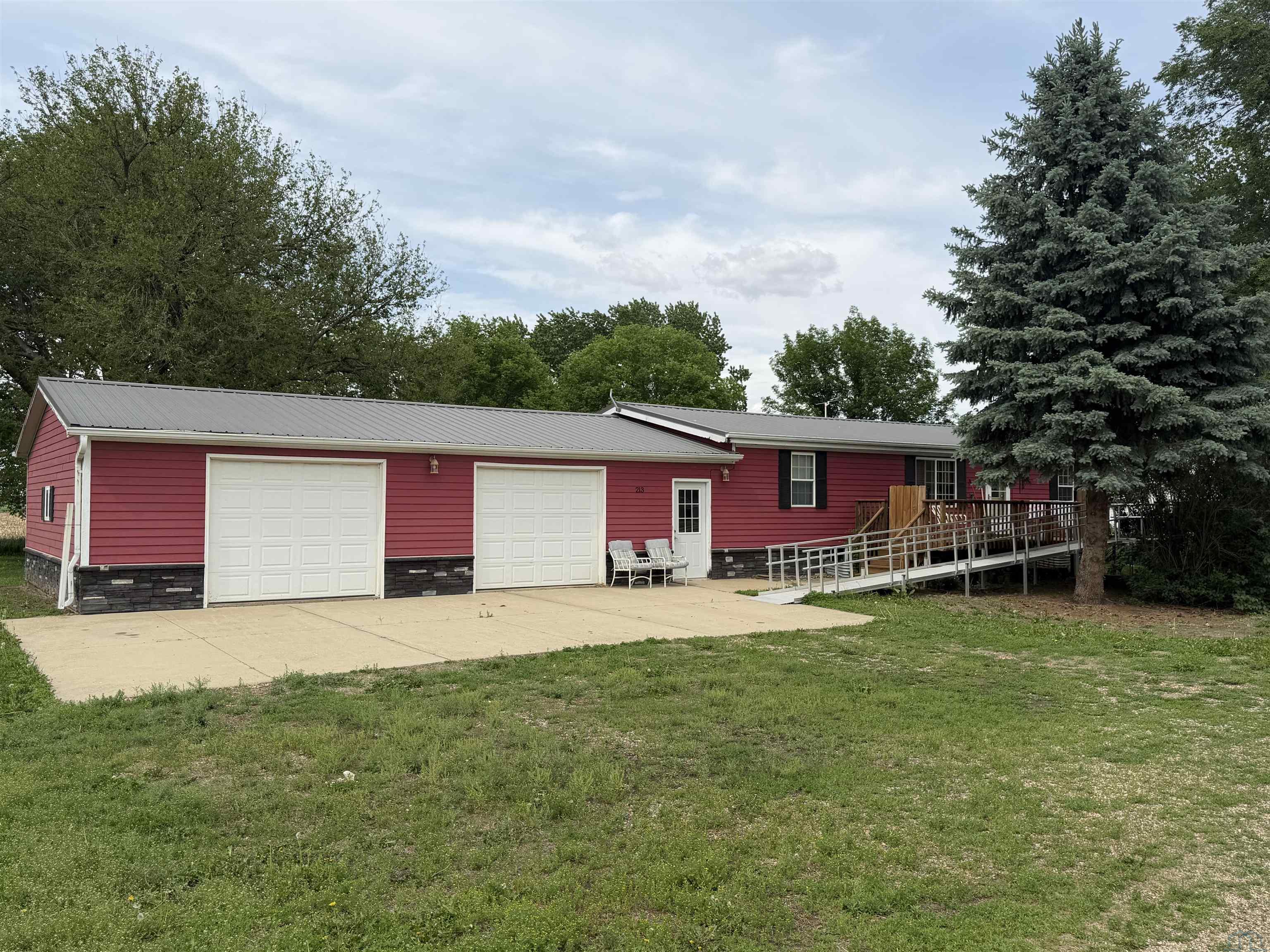 213 Plymouth St, Westfield, IA 51062 