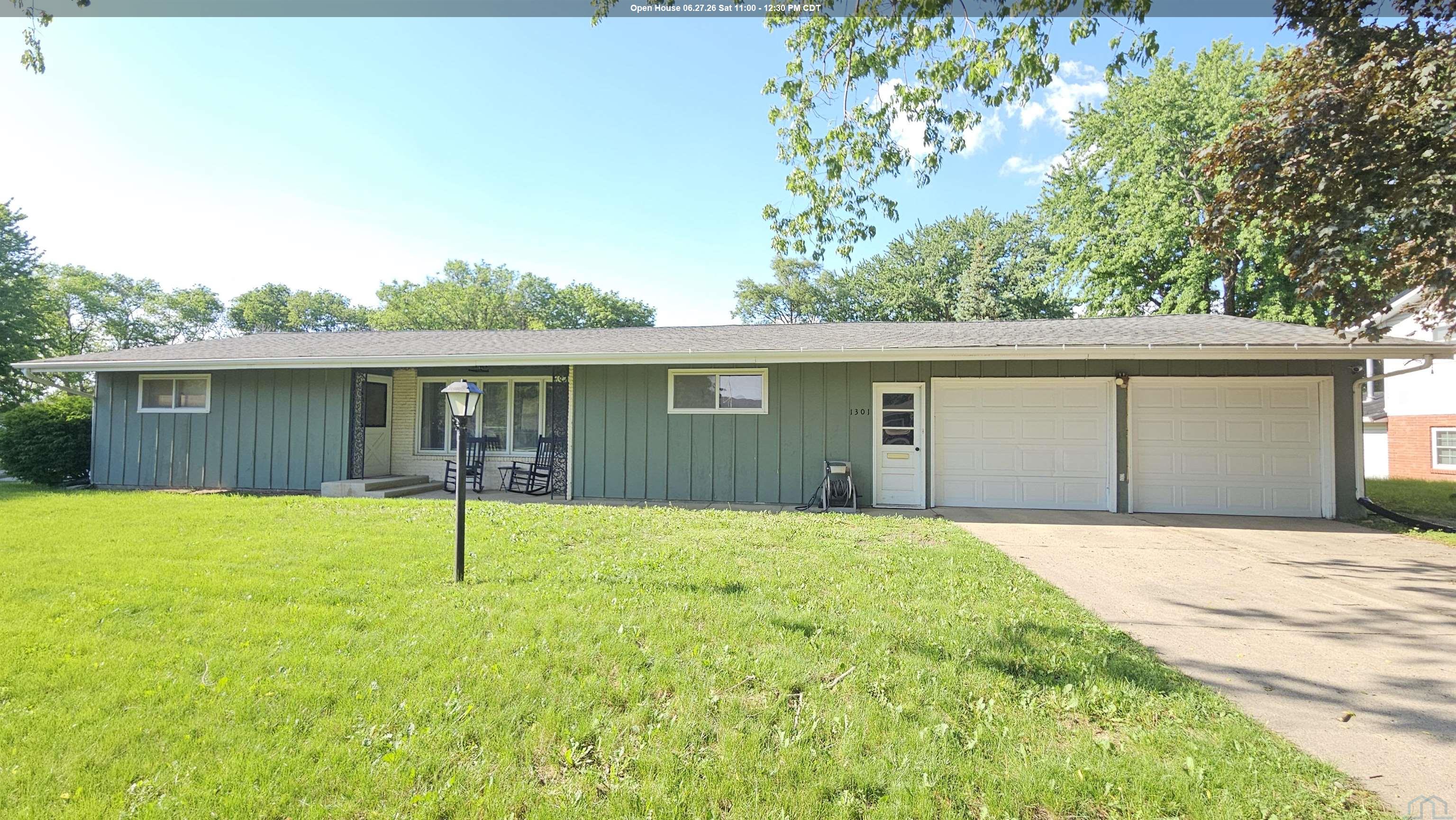 1301 13TH ST, Hawarden, IA 51023 