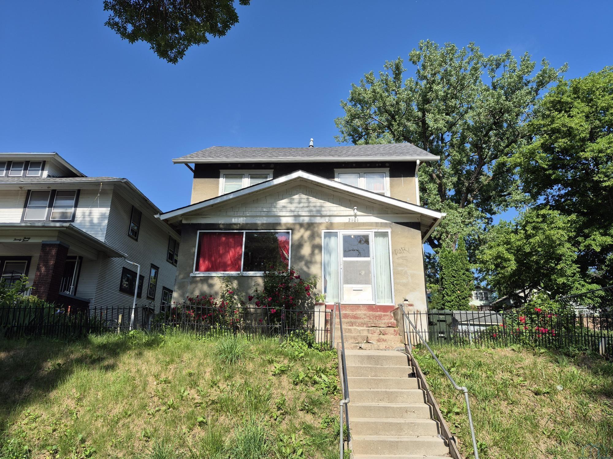 2101 JENNINGS ST, Sioux City, IA 51104 