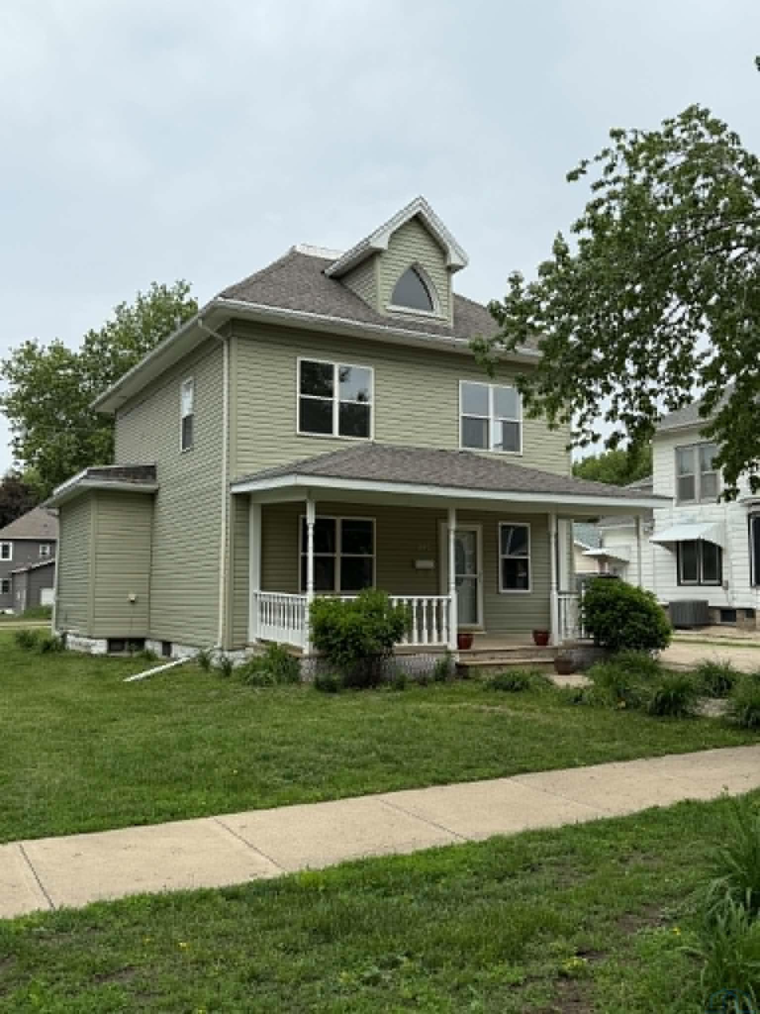 220 SENECA ST, Storm Lake, IA 50588 