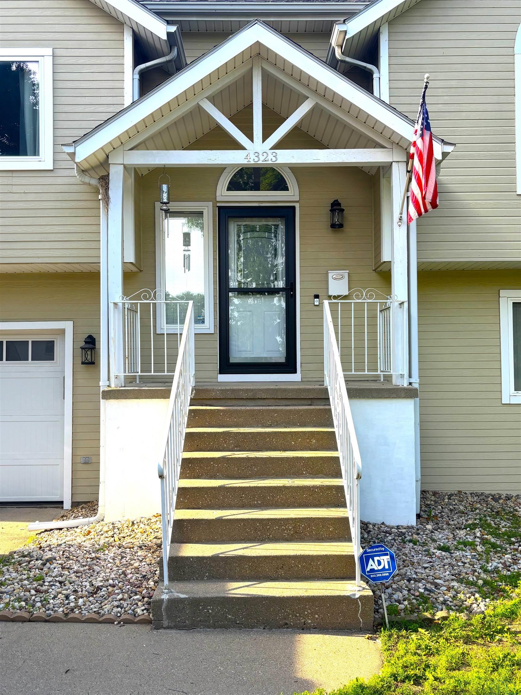 4323 Vine Ave, Sioux City, IA 51106 