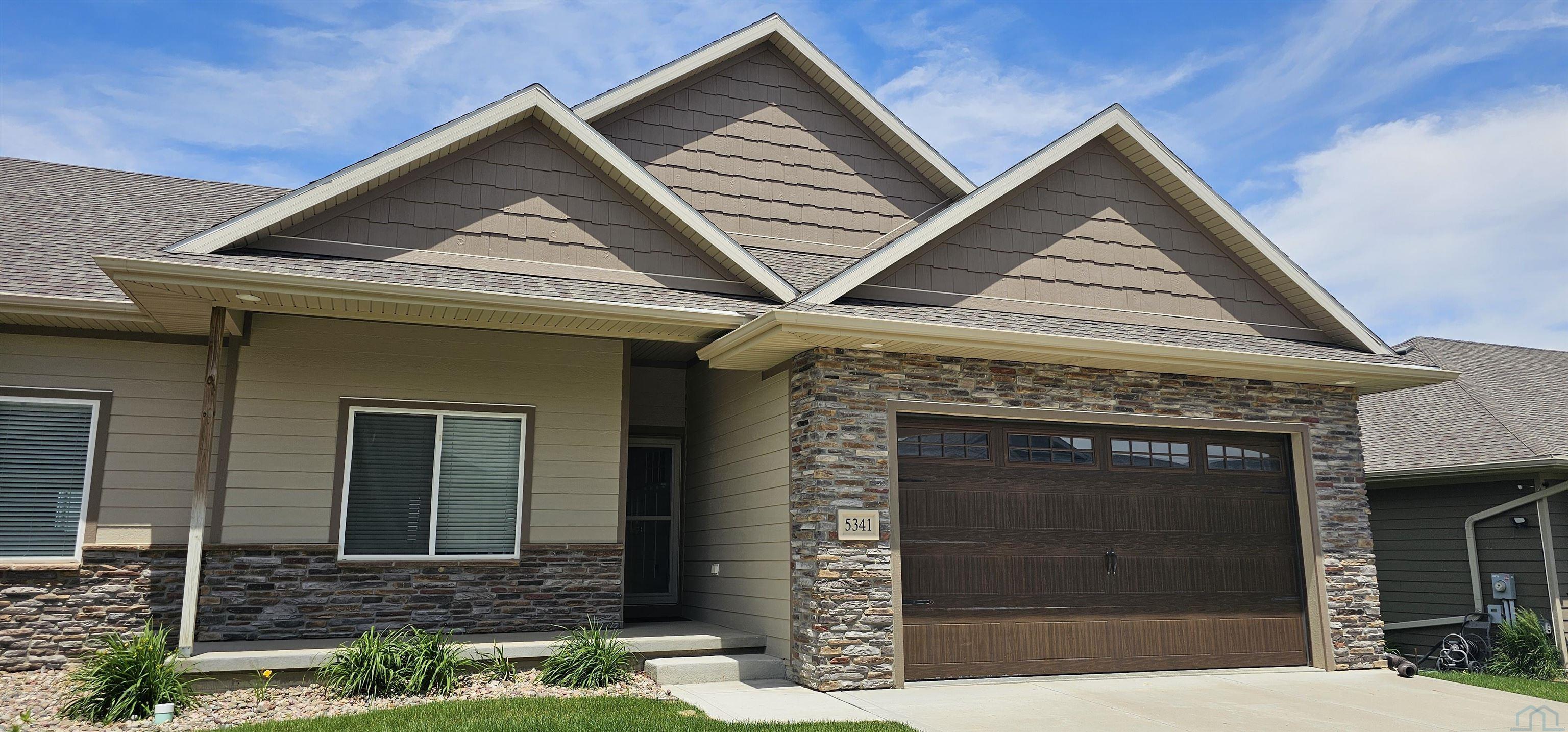 5341 OVERLOOK LN, Sioux City, IA 51106 