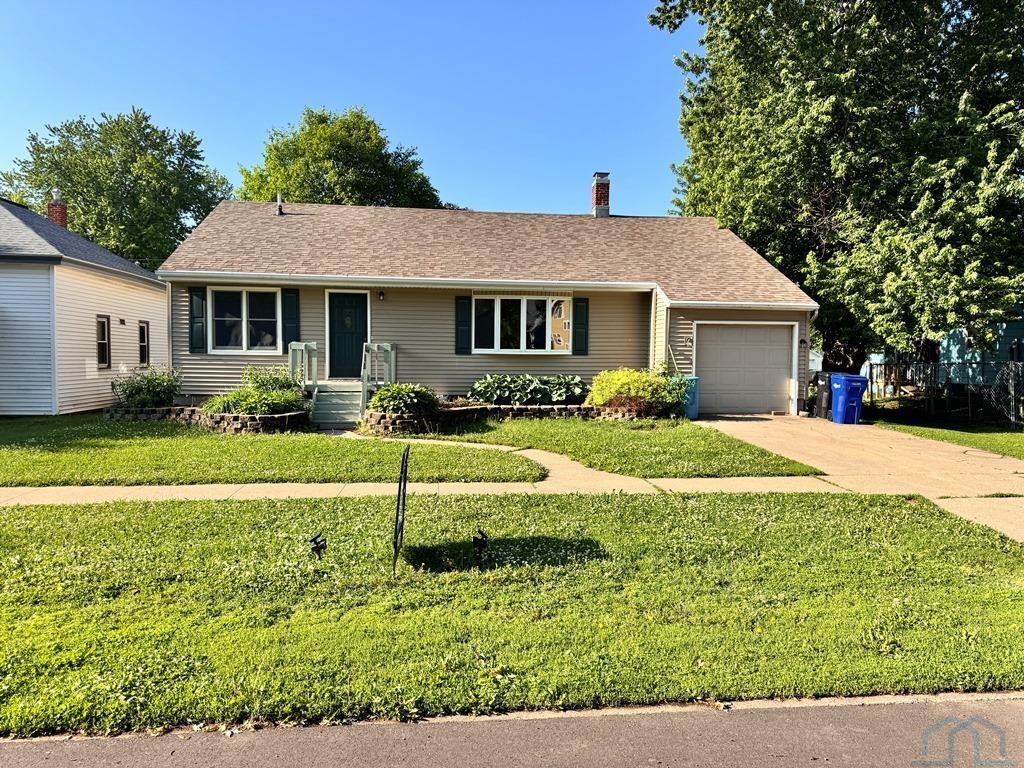 303 3rd St W, Sanborn, IA 51248 