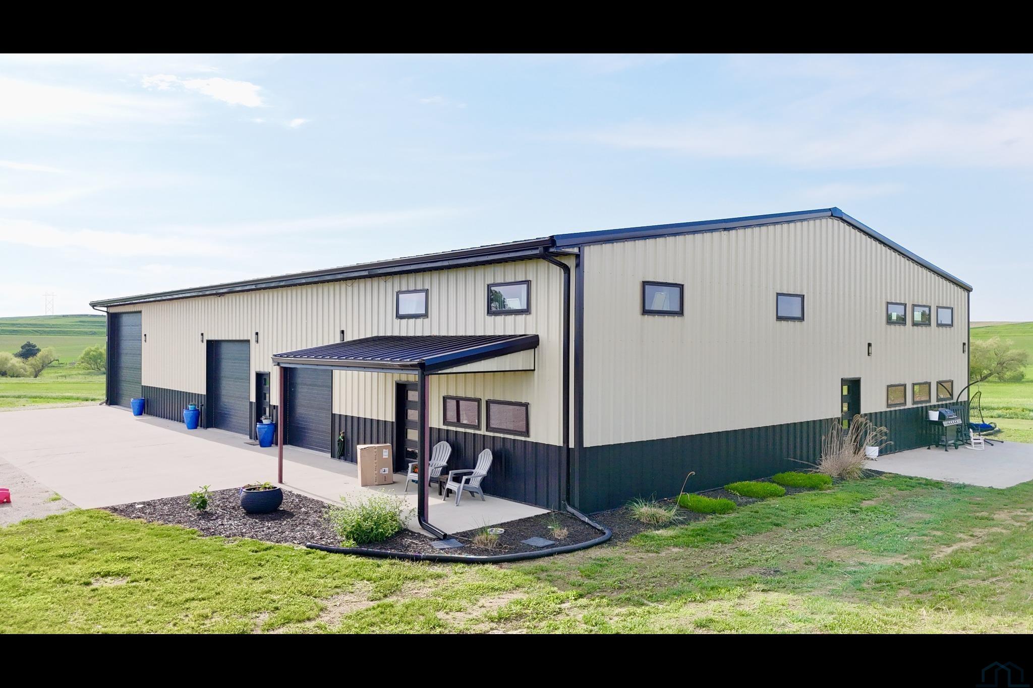 2835 185th, Moville, IA 51039 
