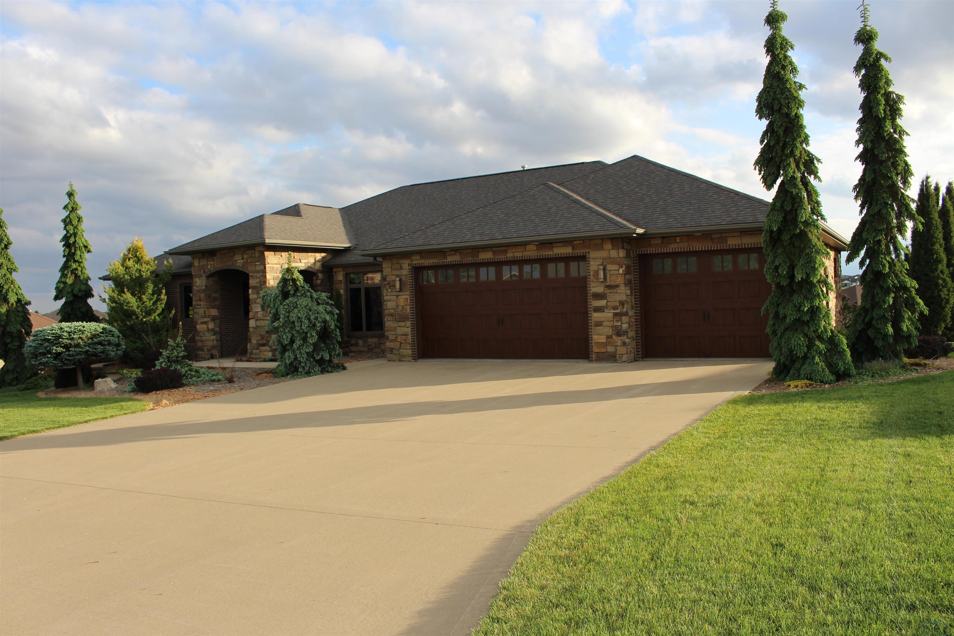 1559 Crown Ridge Dr						  						 , Sioux Center						 , IA						  51250						  