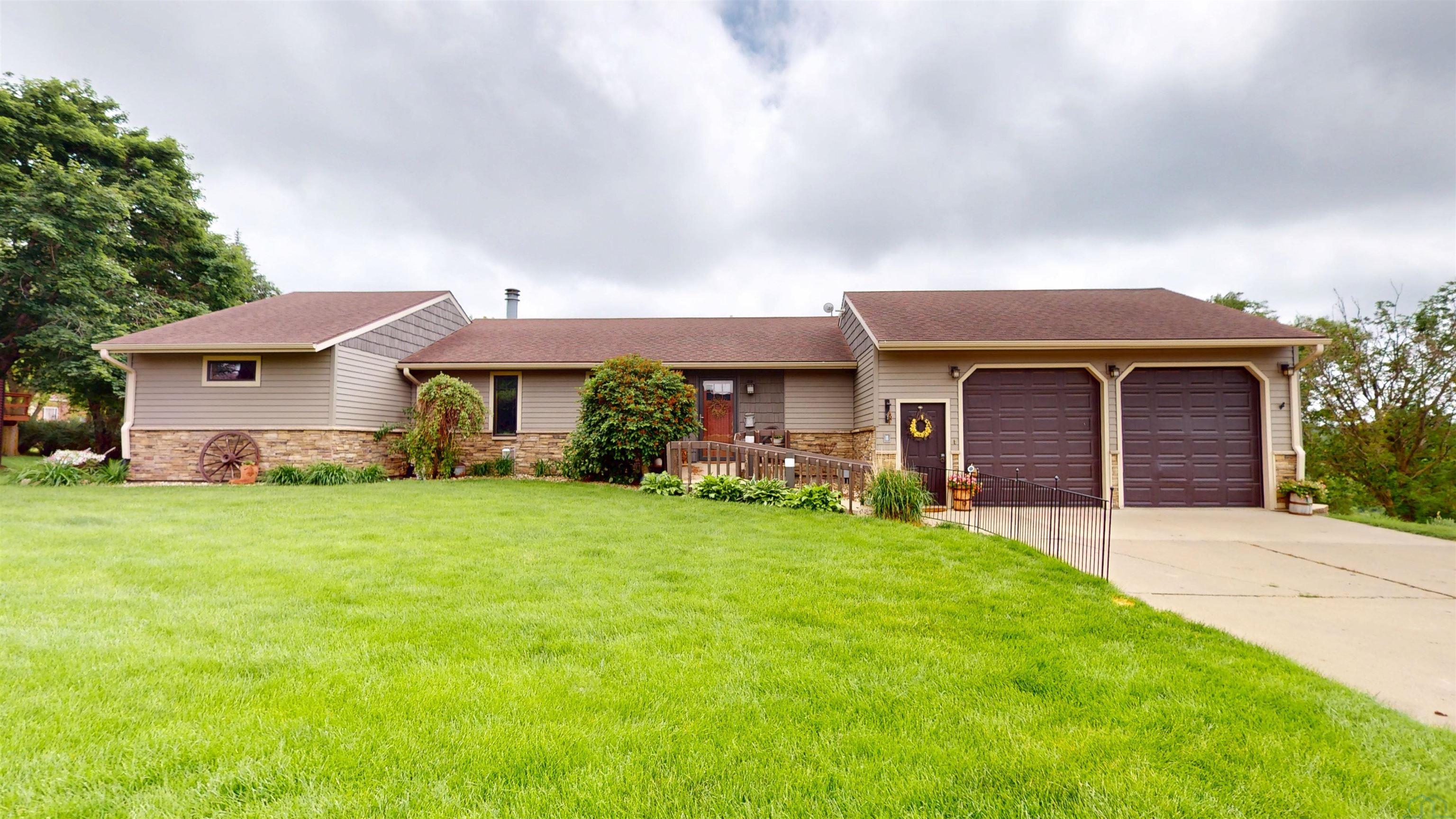 401 CENTENNIAL DR, Cherokee, IA 51012 