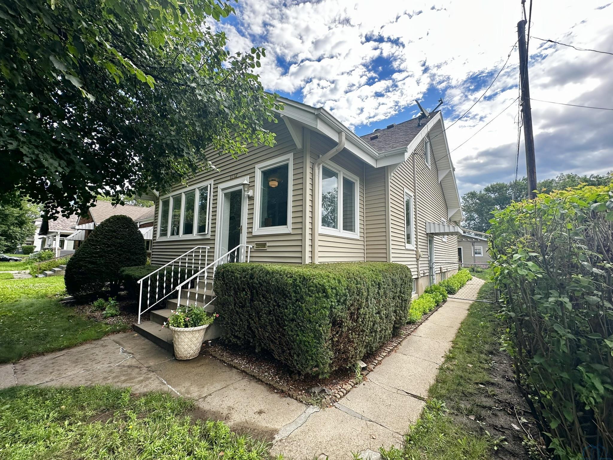 1312 GLASS ST S, Sioux City, IA 51106 