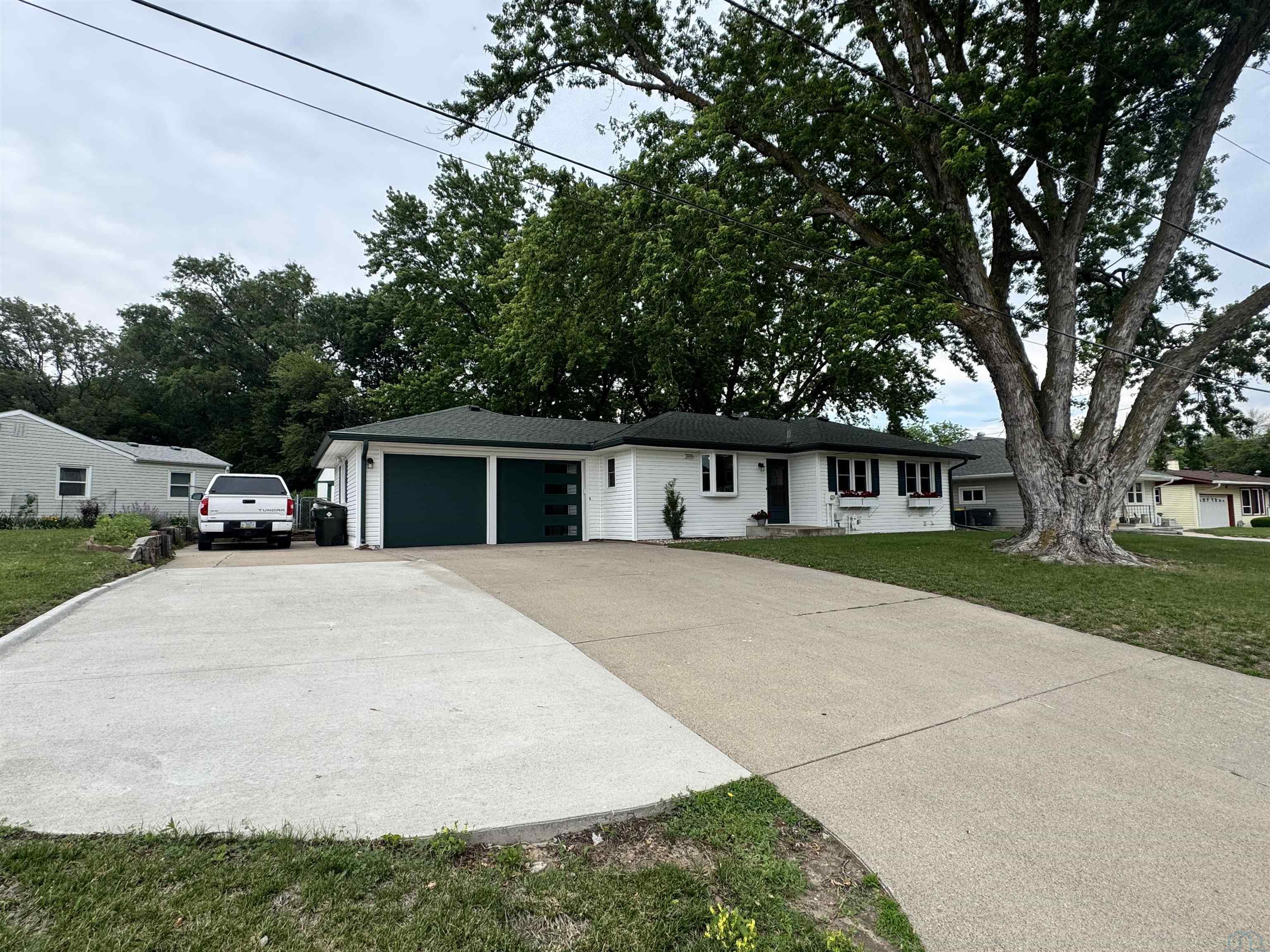 3923 Forest View Avenue, Sioux City, IA 51103 