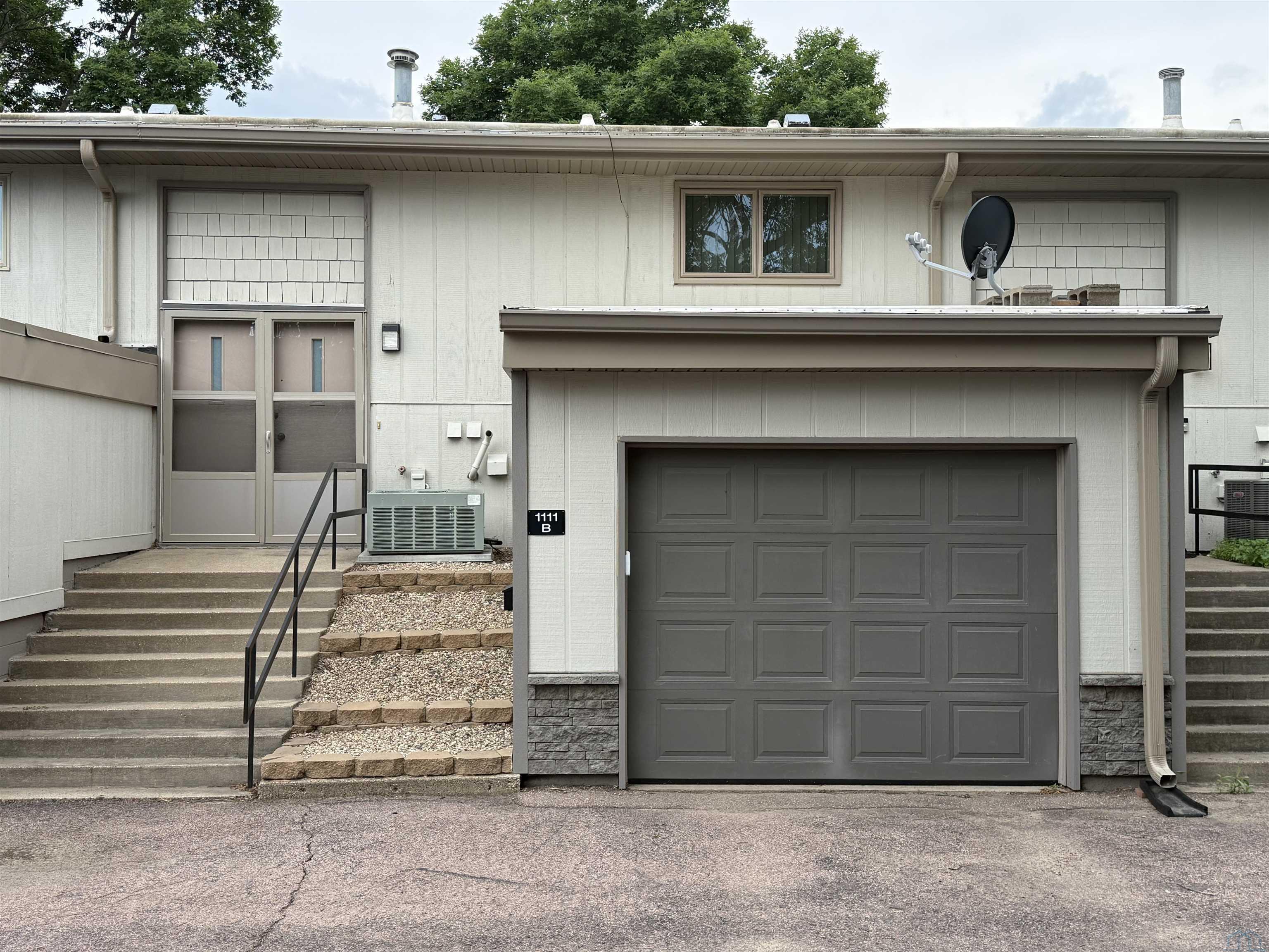 1111 Council Oak #Apt B, Sioux City, IA 51101 