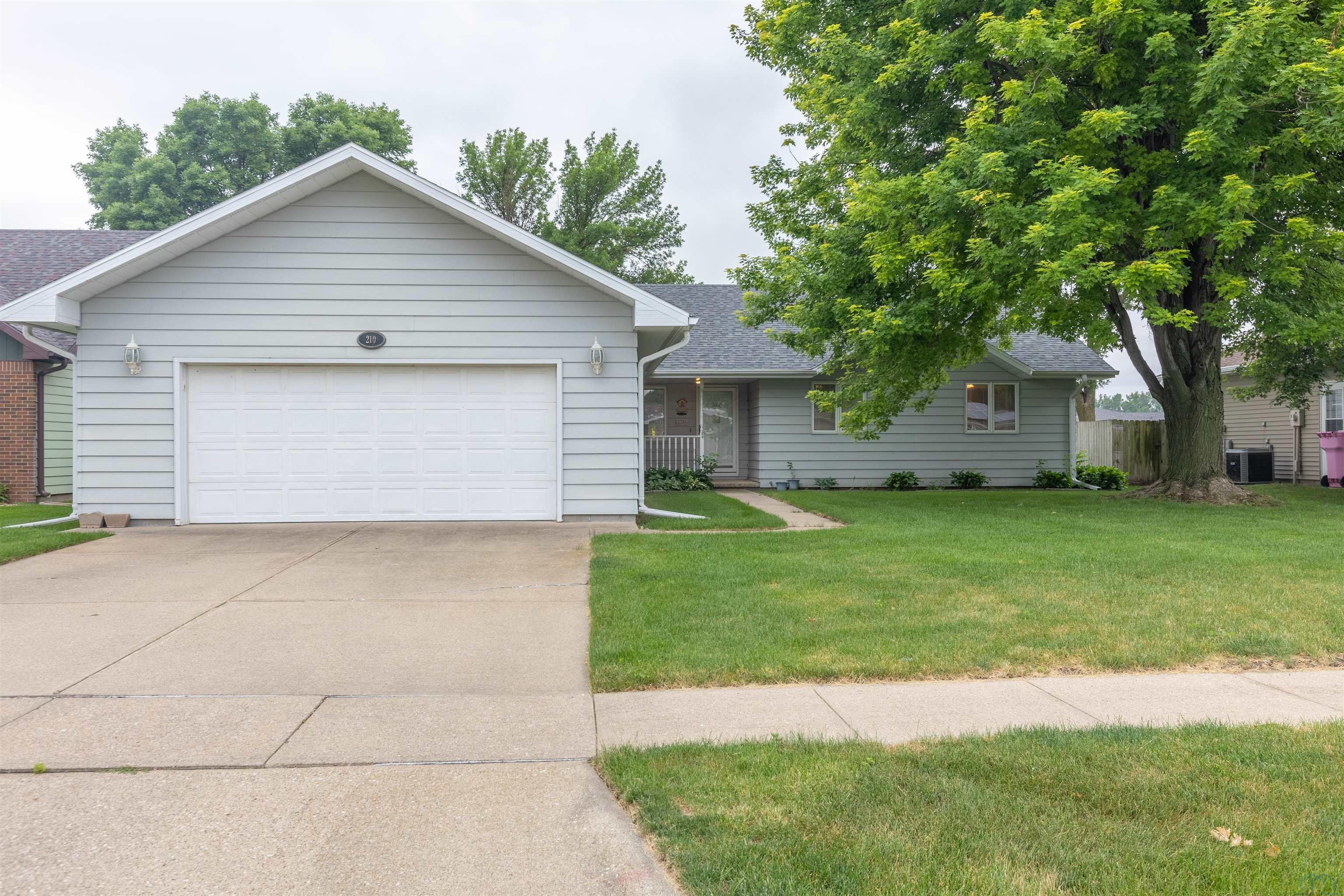 210 Carriage Lane, Sergeant Bluff, IA 51054 