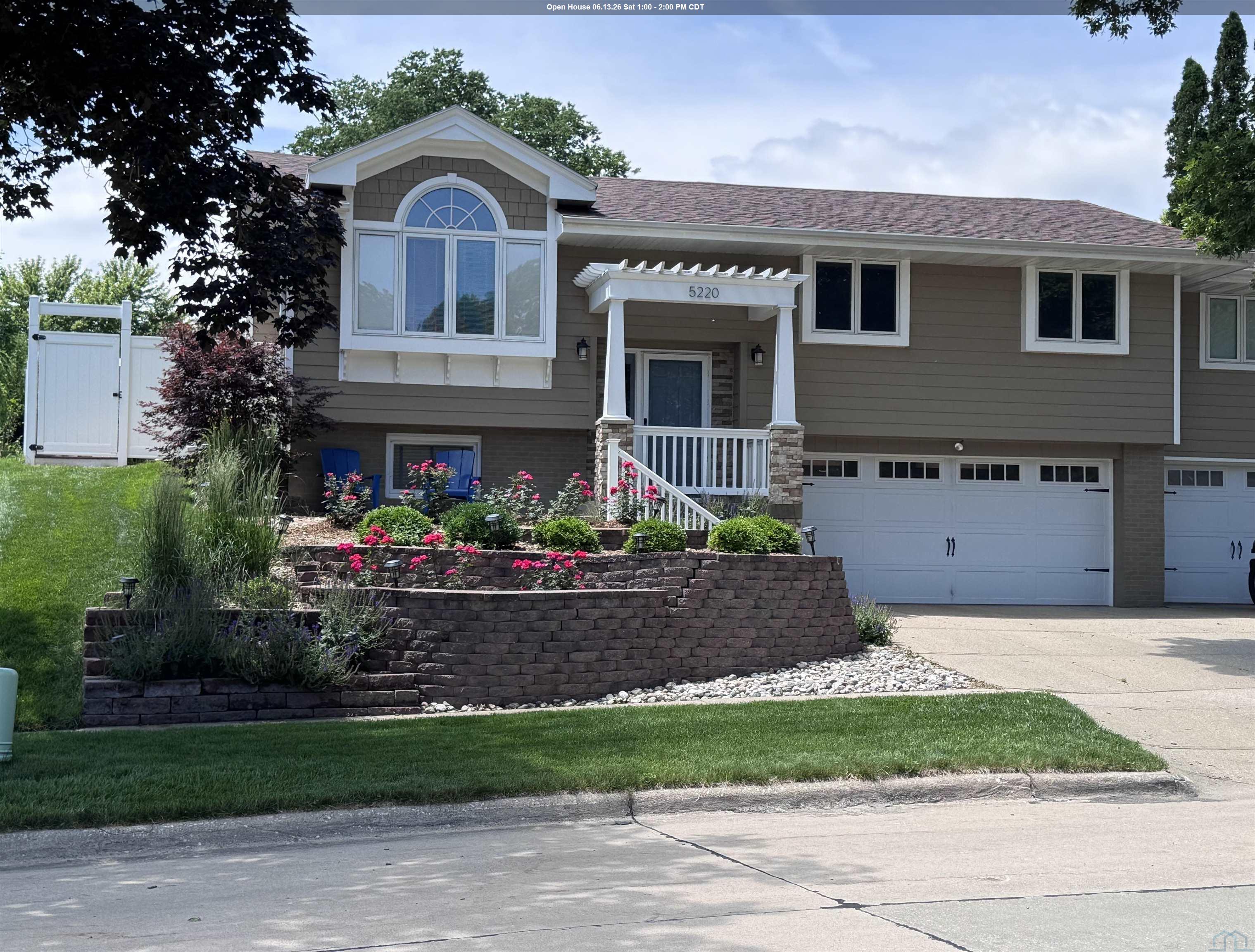 5220 Wellington Ct, Sioux City, IA 51106 