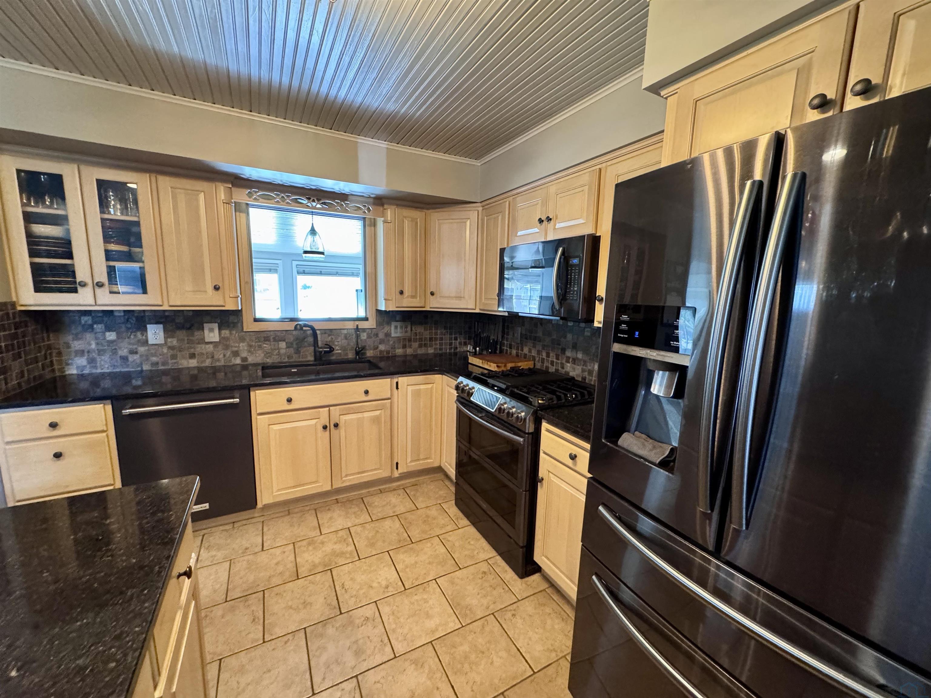 MLS #833330