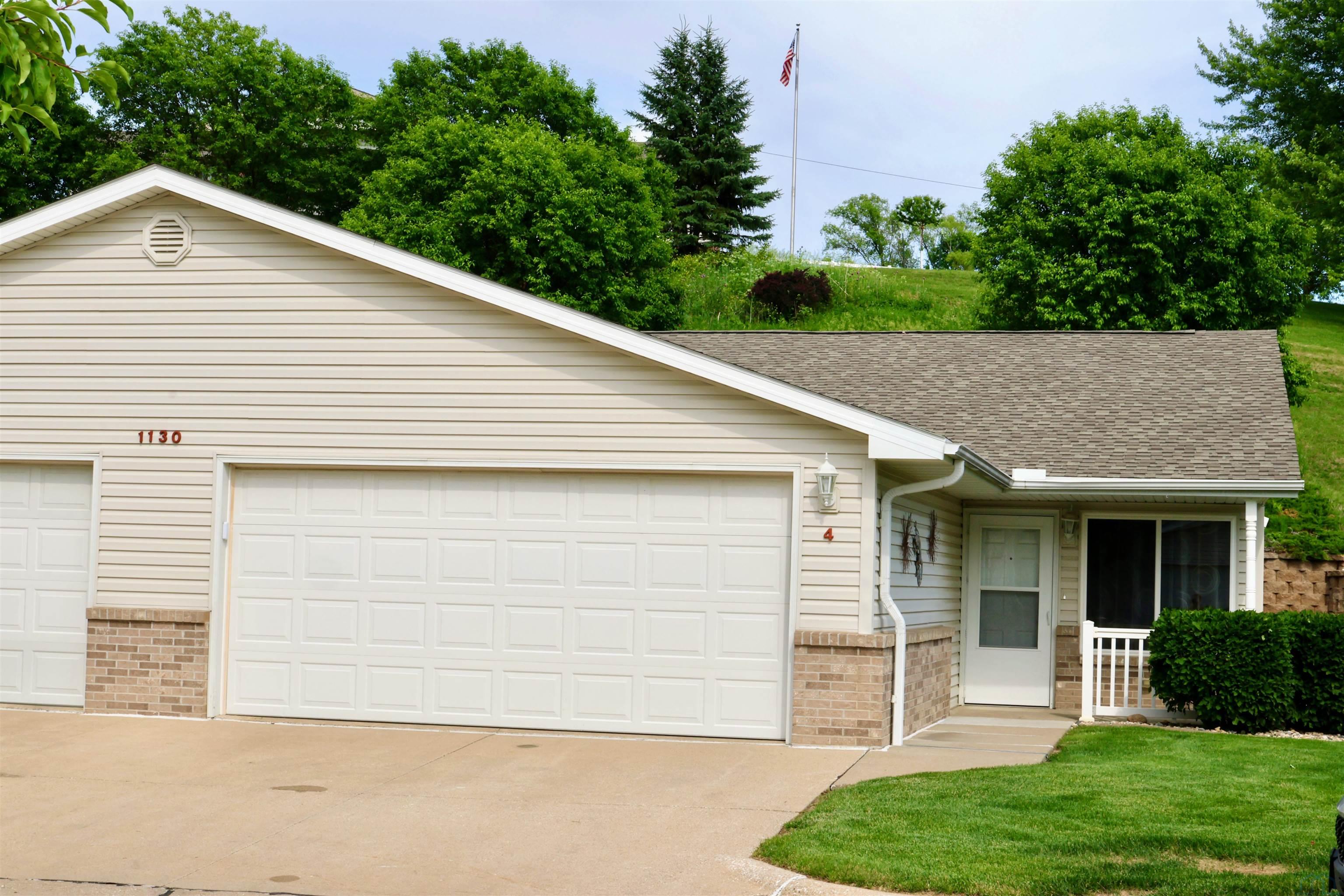 1130 Meadow View Court #4, Sioux City, IA 51106 