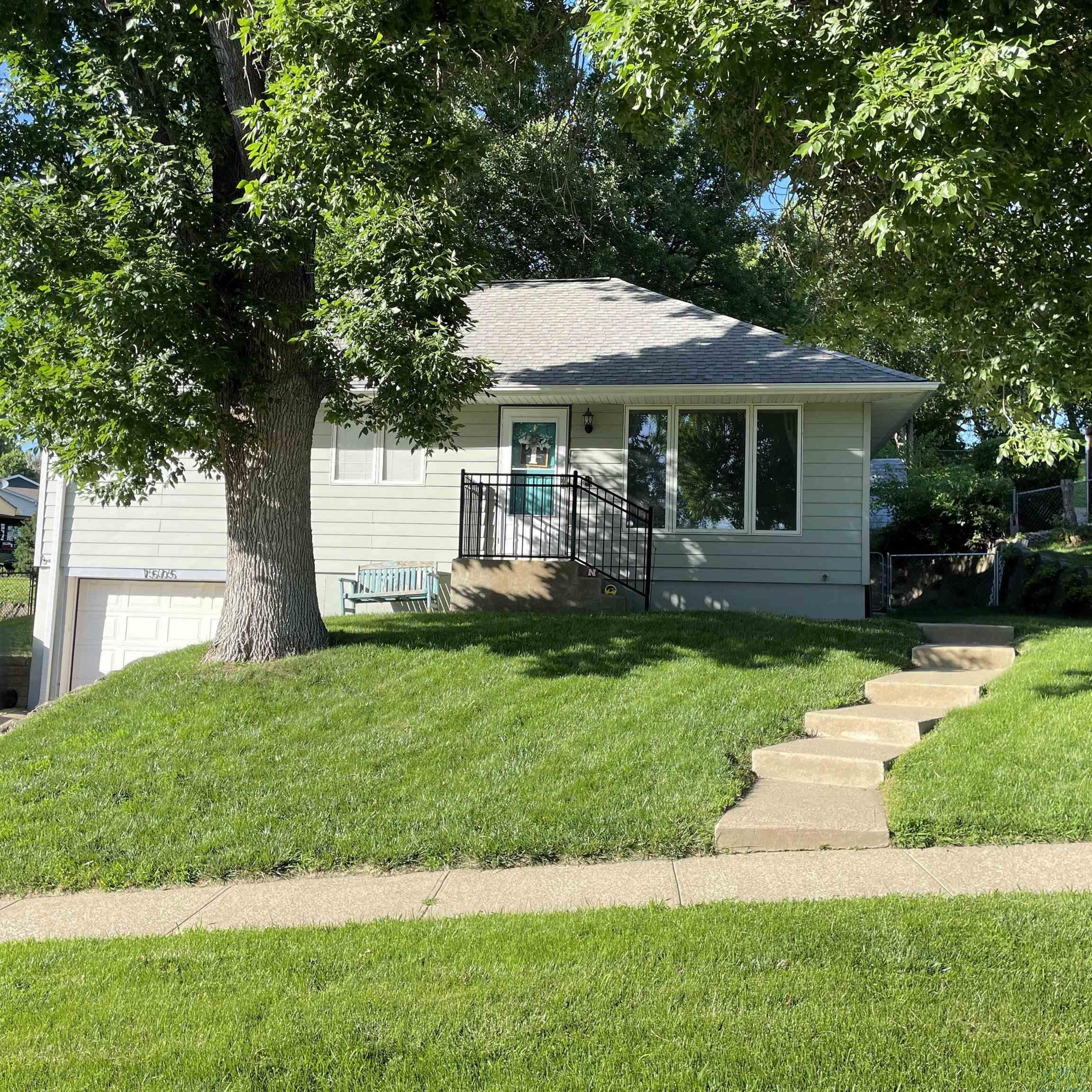 1505 OSAGE CT, Sioux City, IA 51104 