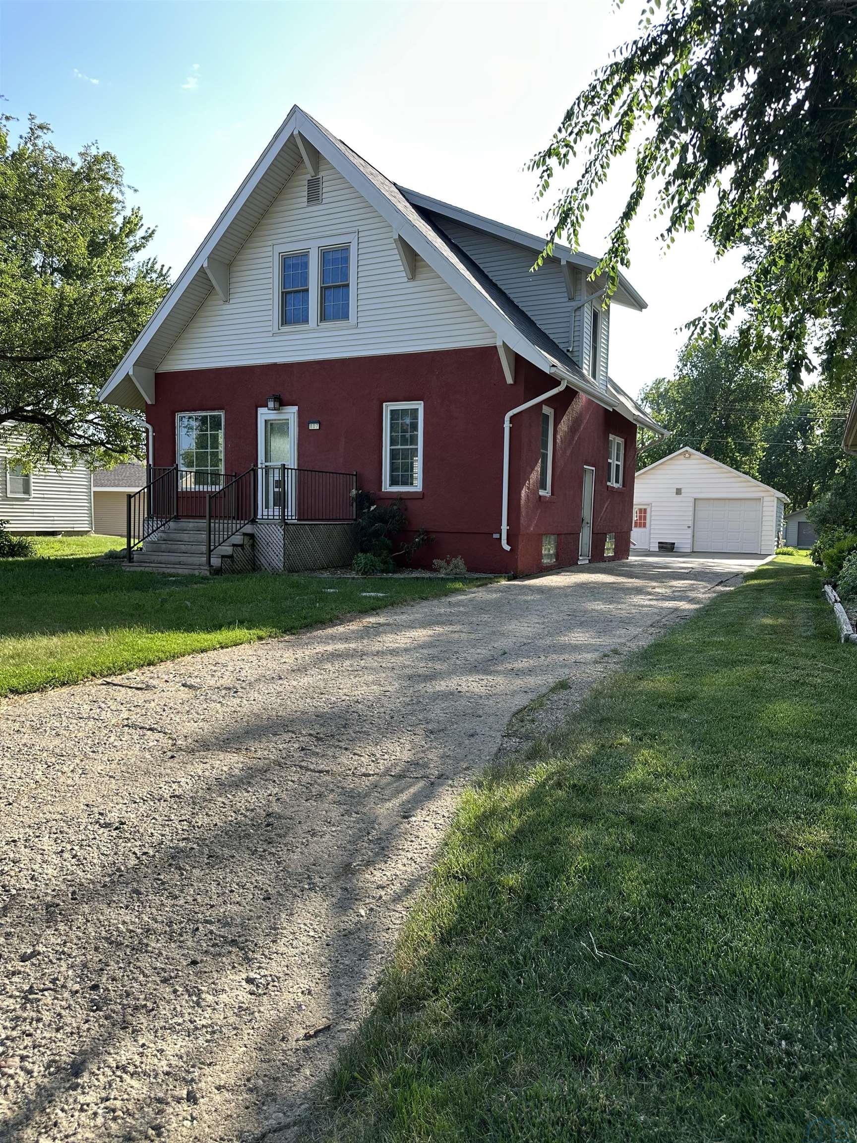 807 O'Brien Street, Sanborn, IA 51248 