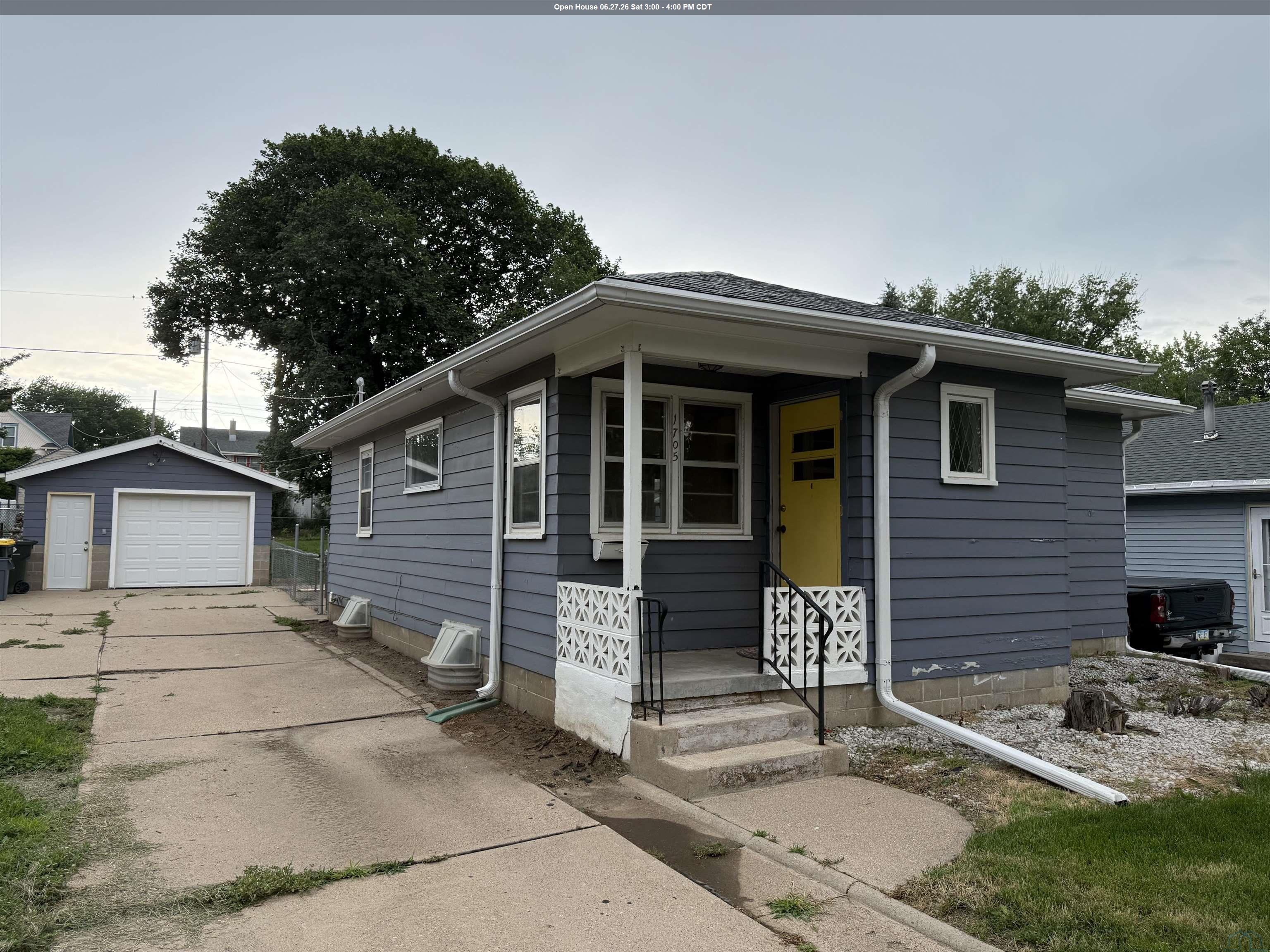 1705 Palmetto St S, Sioux City, IA 51106 