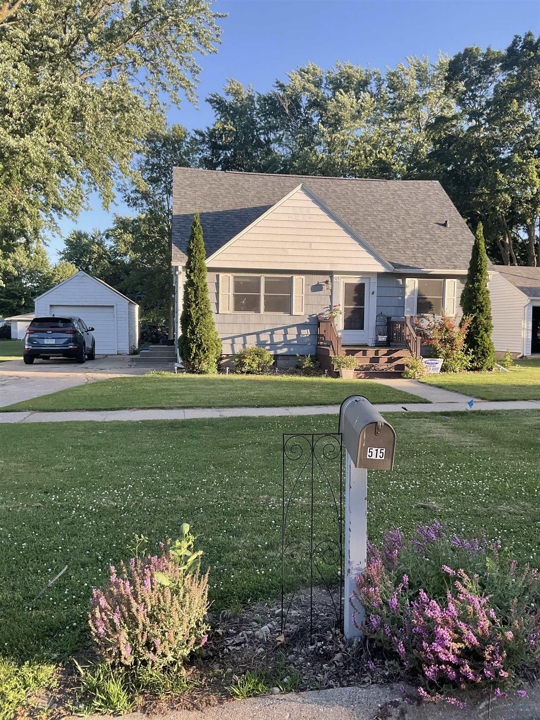 515 Harrison E, Holstein, IA 51025 