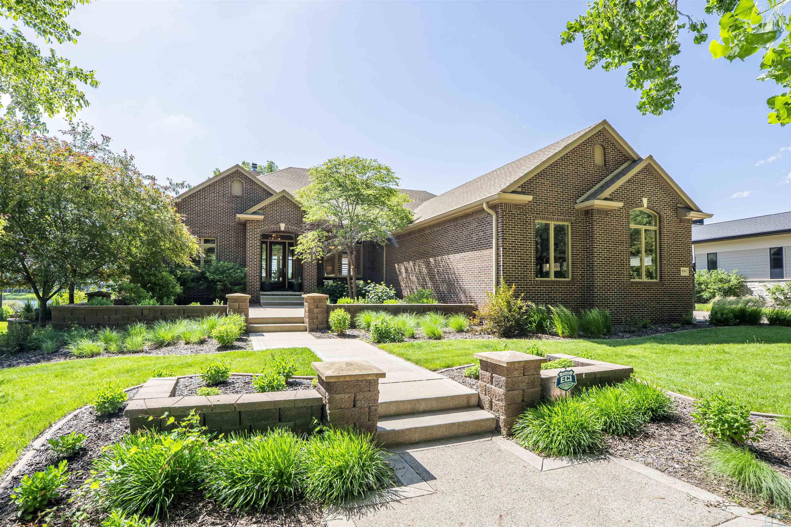 856 E Sawgrass Tr, Dakota Dunes, SD 57049 