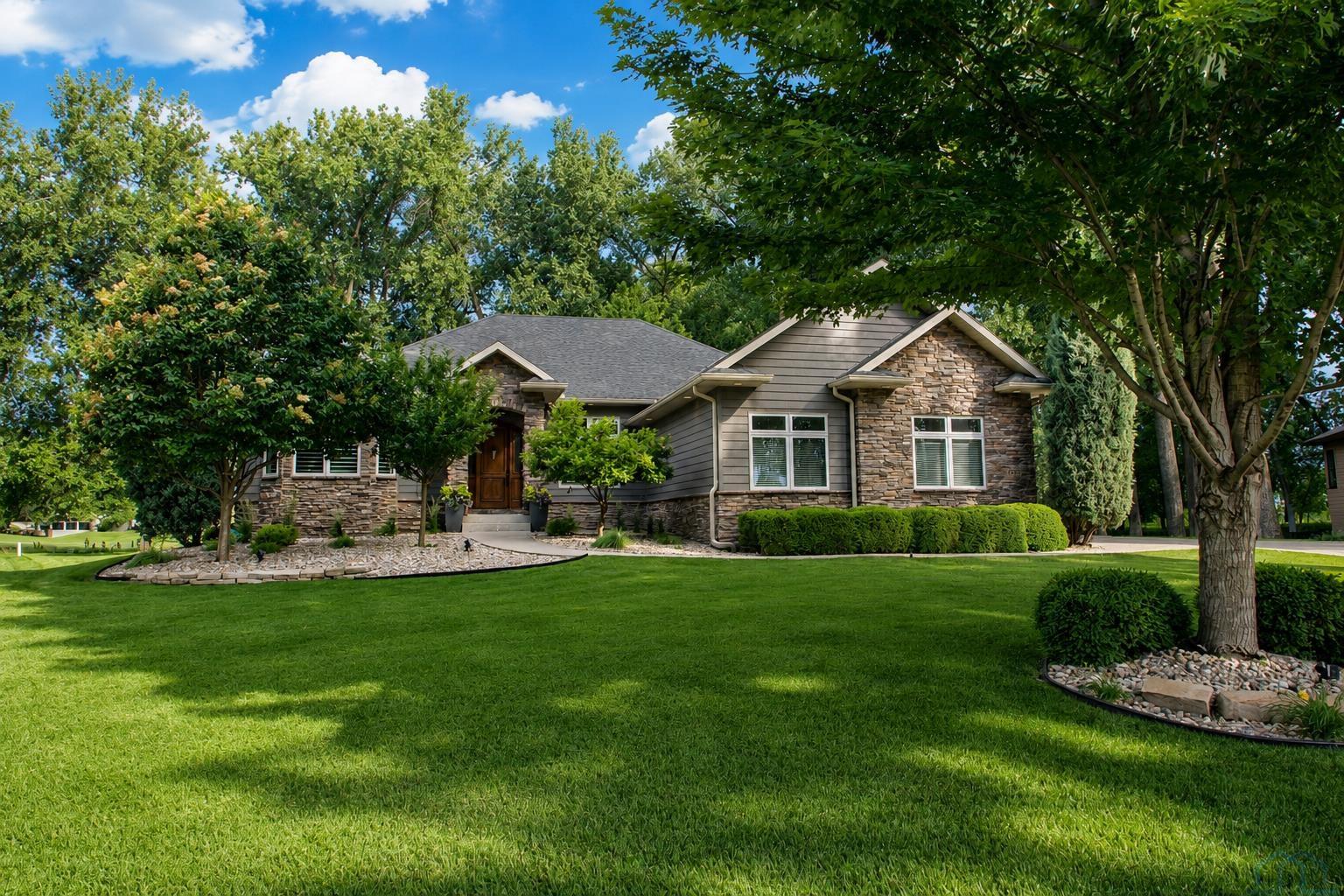871 Sawgrass Trail E, Dakota Dunes, SD 57049 