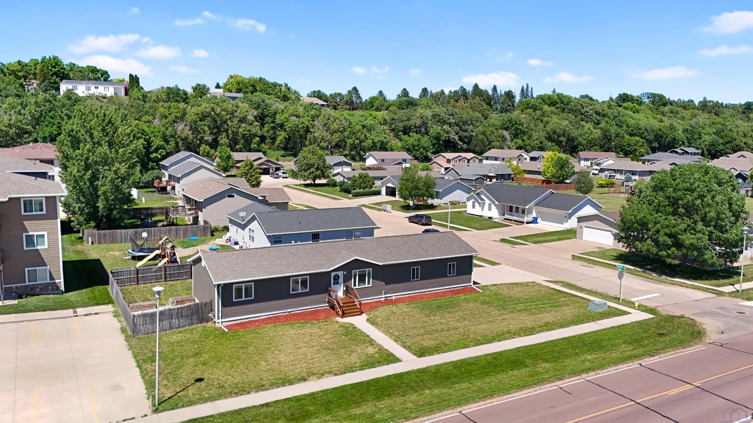 1506 Brandon Drive, Vermillion, SD 57069 