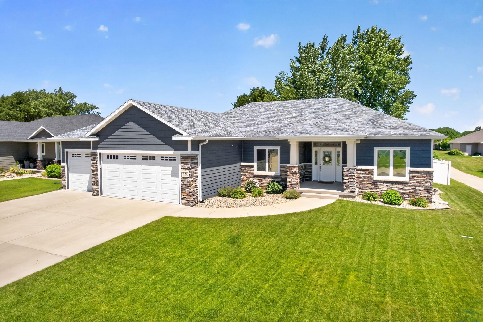 523 Kingston Circle, Sergeant Bluff, IA 51054 