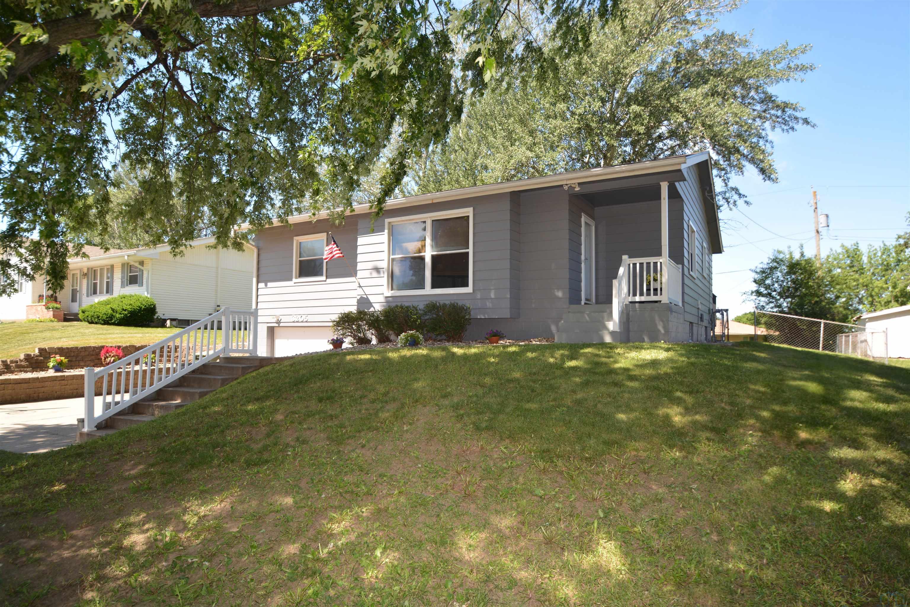 3205 Clinton St S, Sioux City, IA 51106 