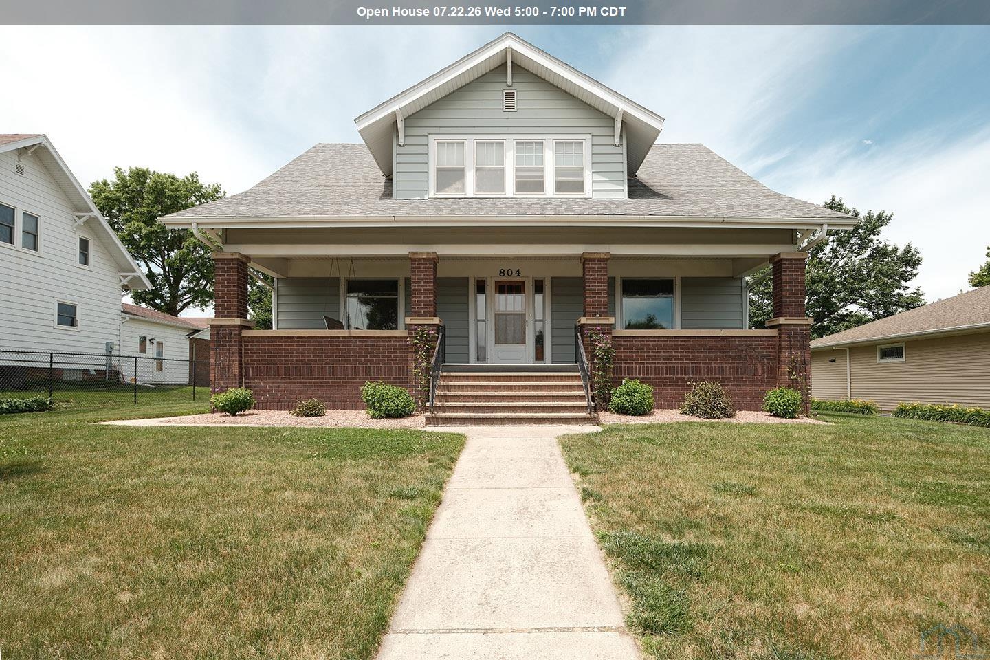 804 6th Ave, Alton, IA 51003 