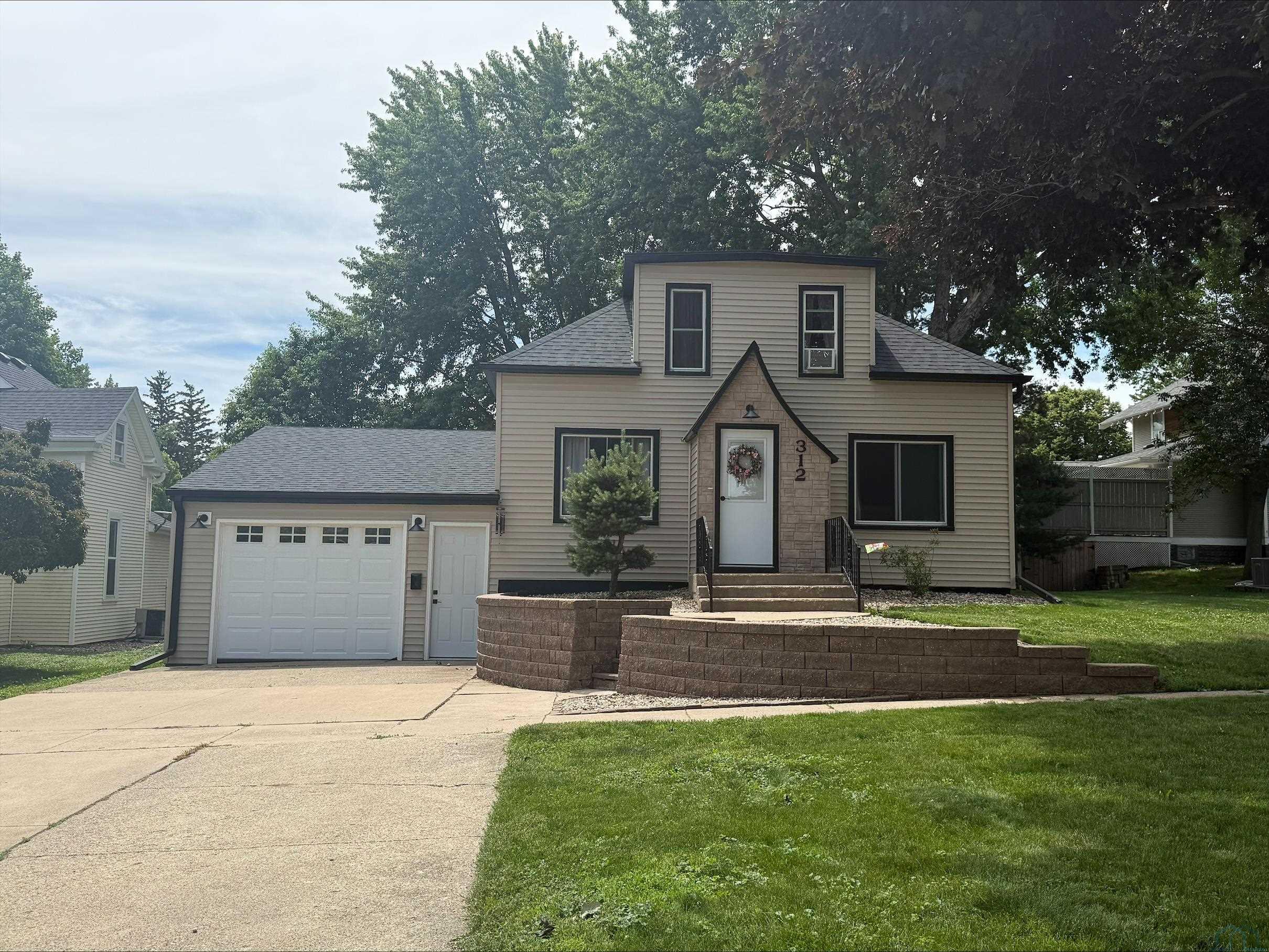 312 3rd St NE						  						 , Orange City						 , IA						  51041						  