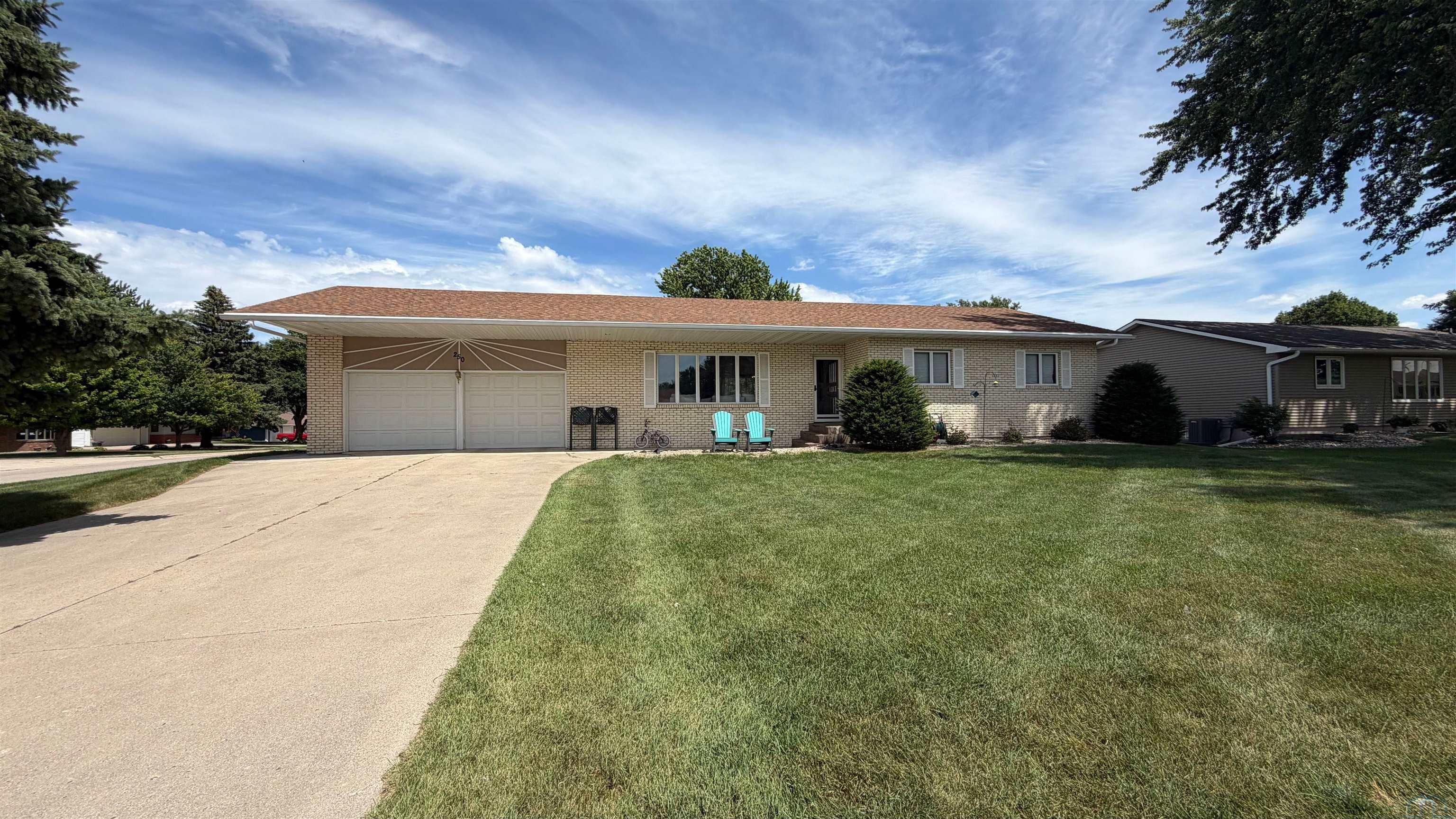 250 8th Ave. N, Sheldon, IA 51201 