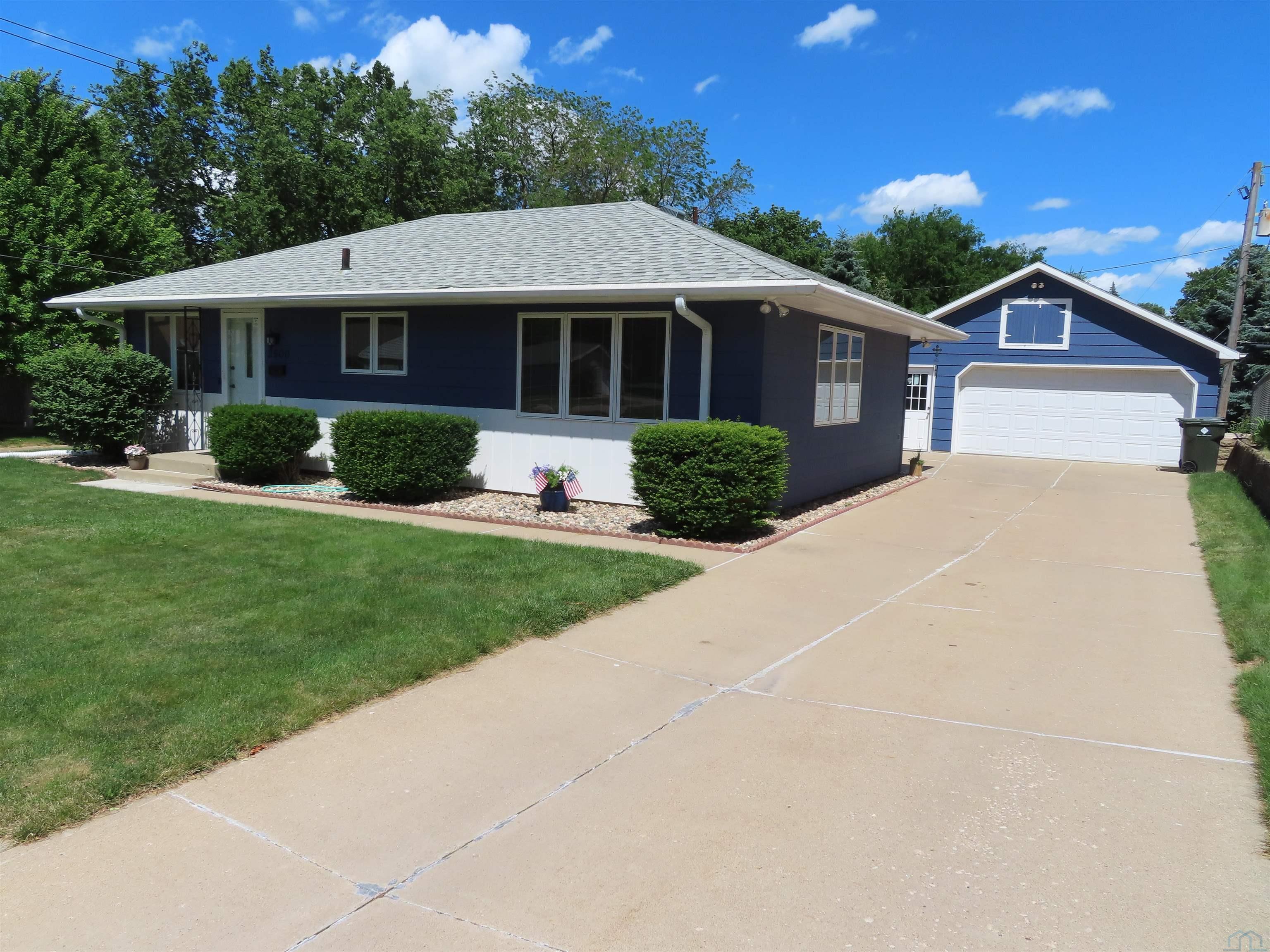 2500 Olive S, Sioux City, IA 51106 
