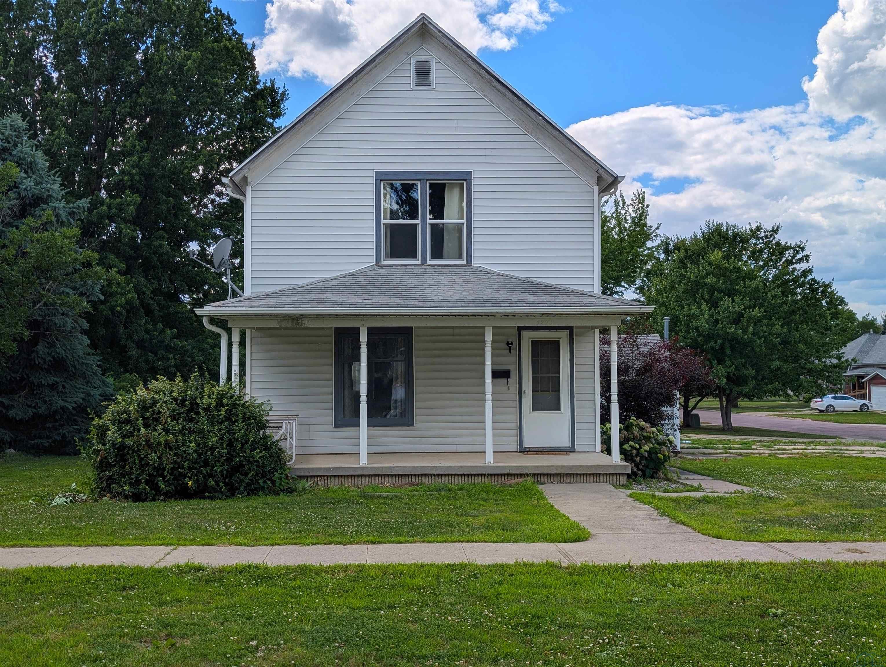 1321 Ave I, Hawarden, IA 51023 