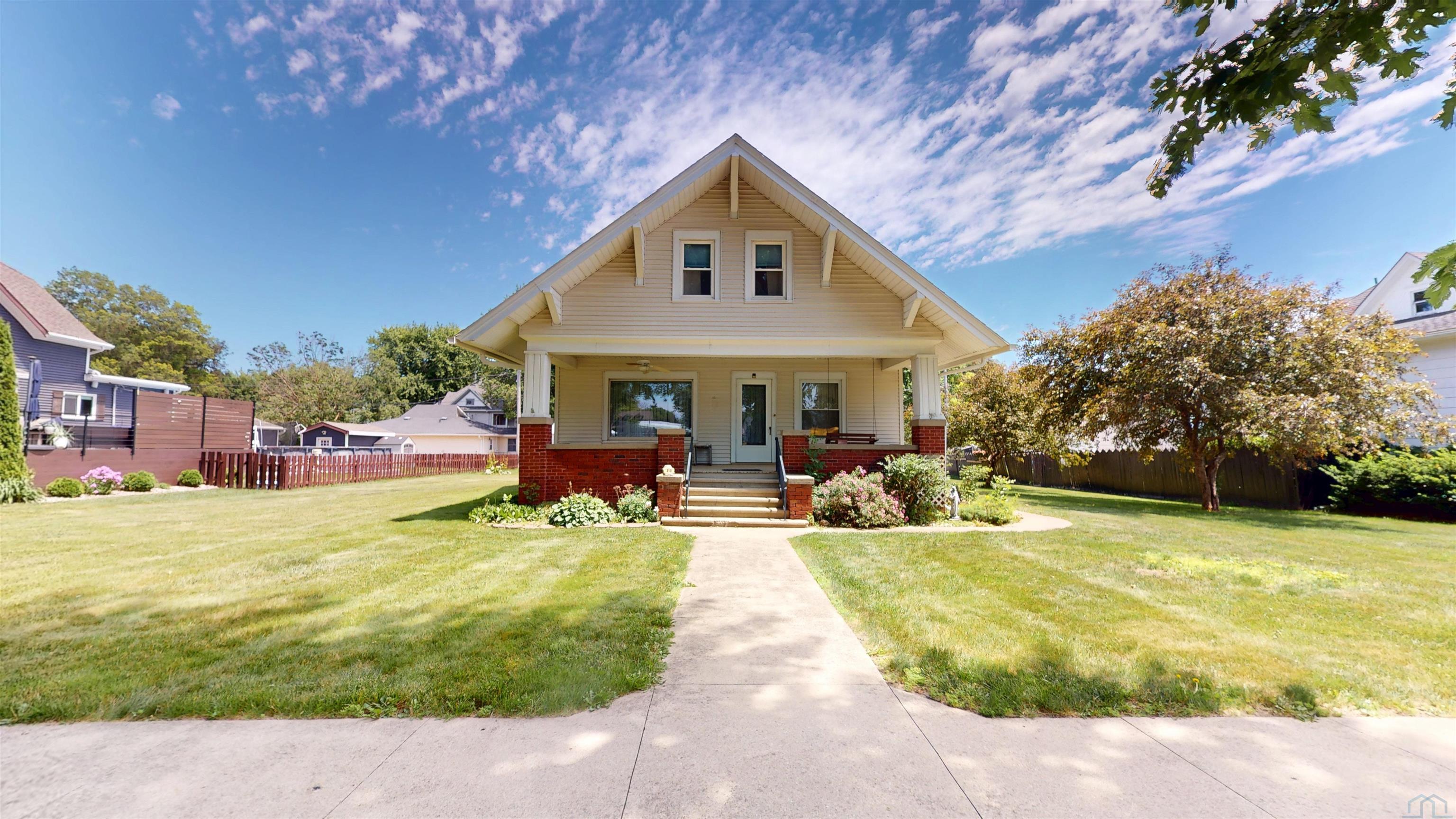 310 Lubeck St. S, Holstein, IA 51025 