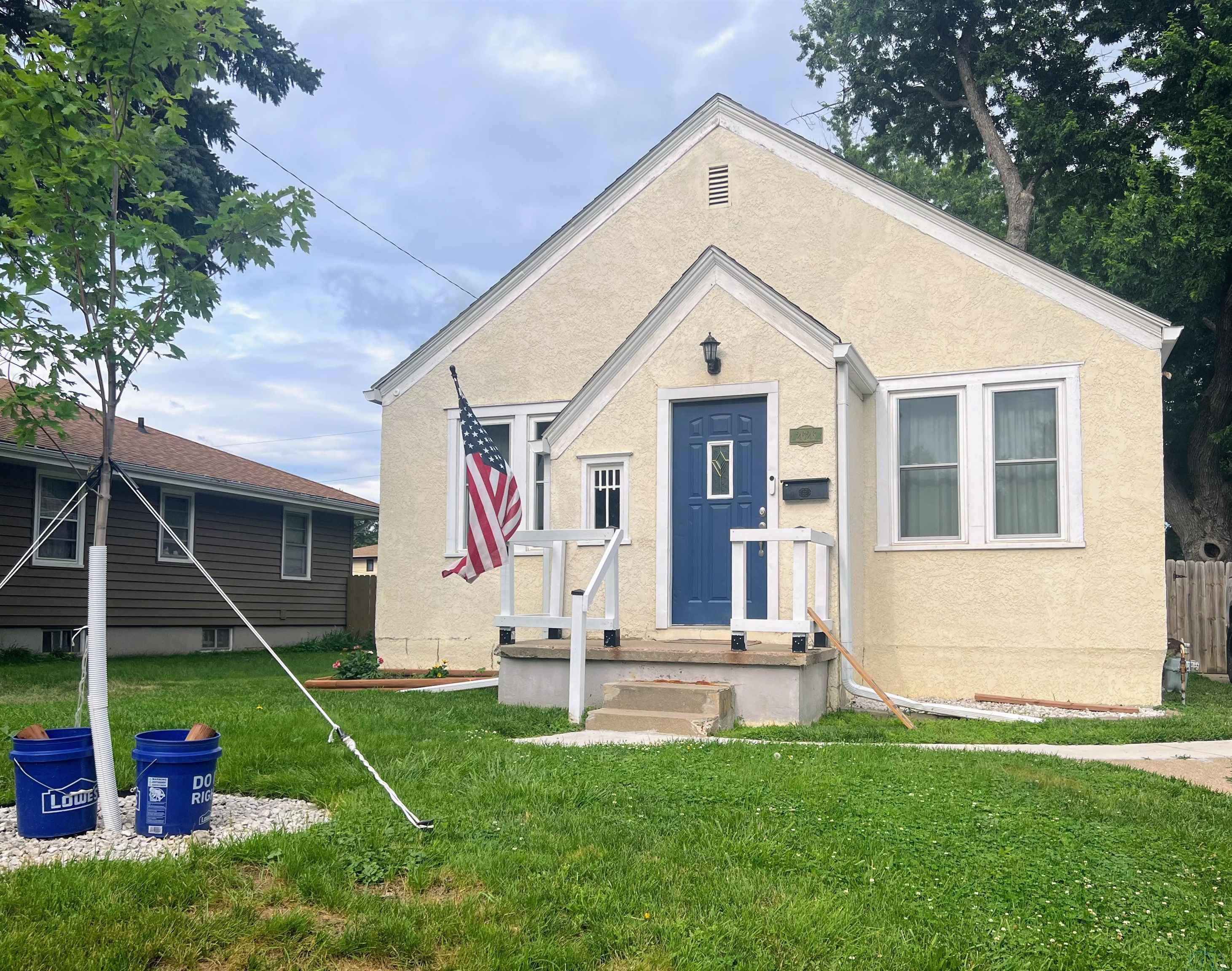 2626 CECELIA ST S, Sioux City, IA 51106 