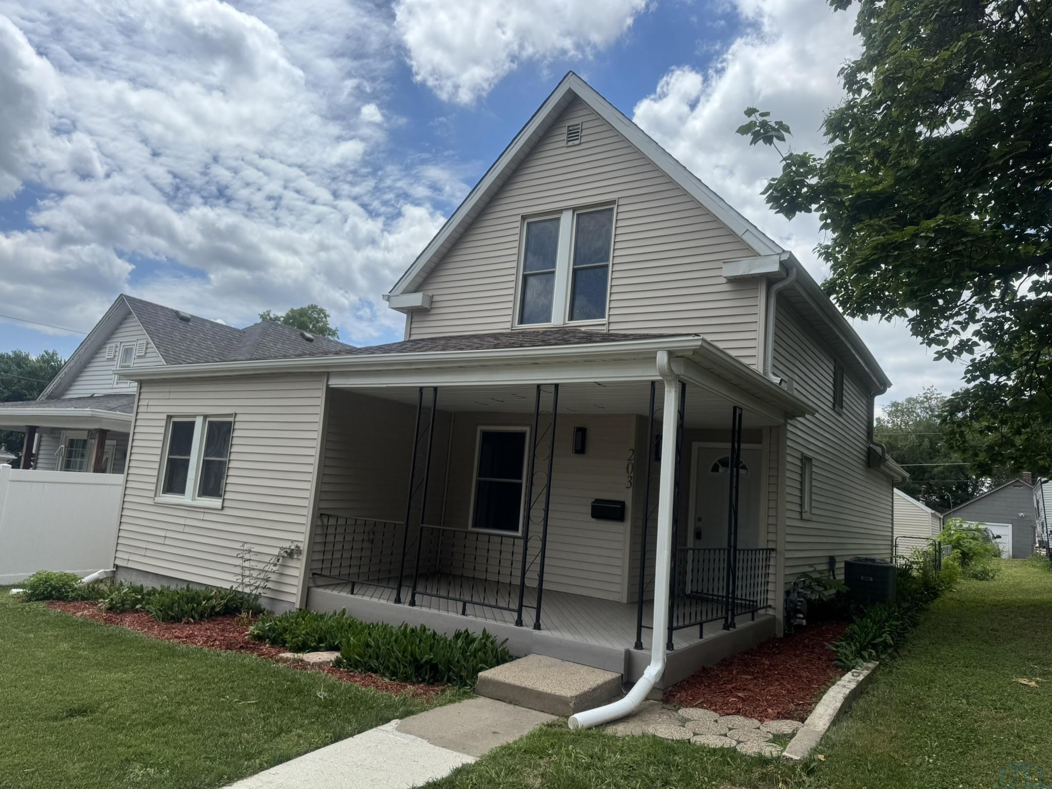 203 Helen, Sioux City, IA 51105 