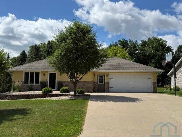 191 9th Street Circle NE, Sioux Center, IA 51250 