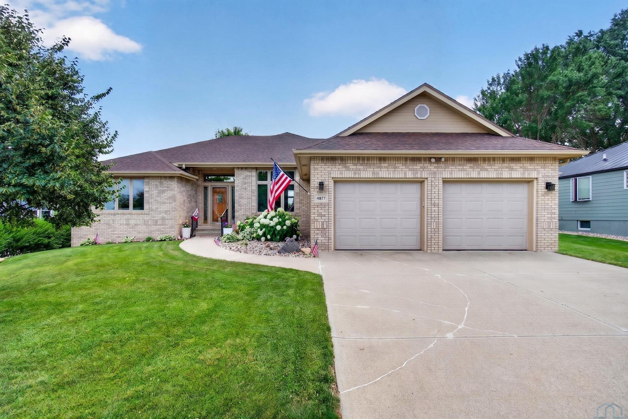 4877 BRADFORD LN, Sioux City, IA 51106 