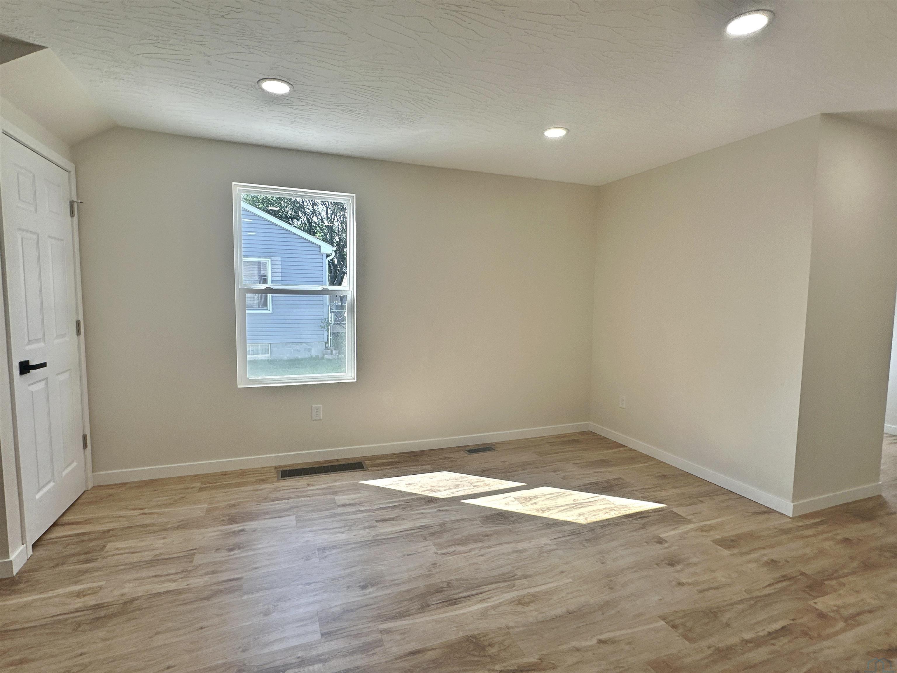 MLS #833552