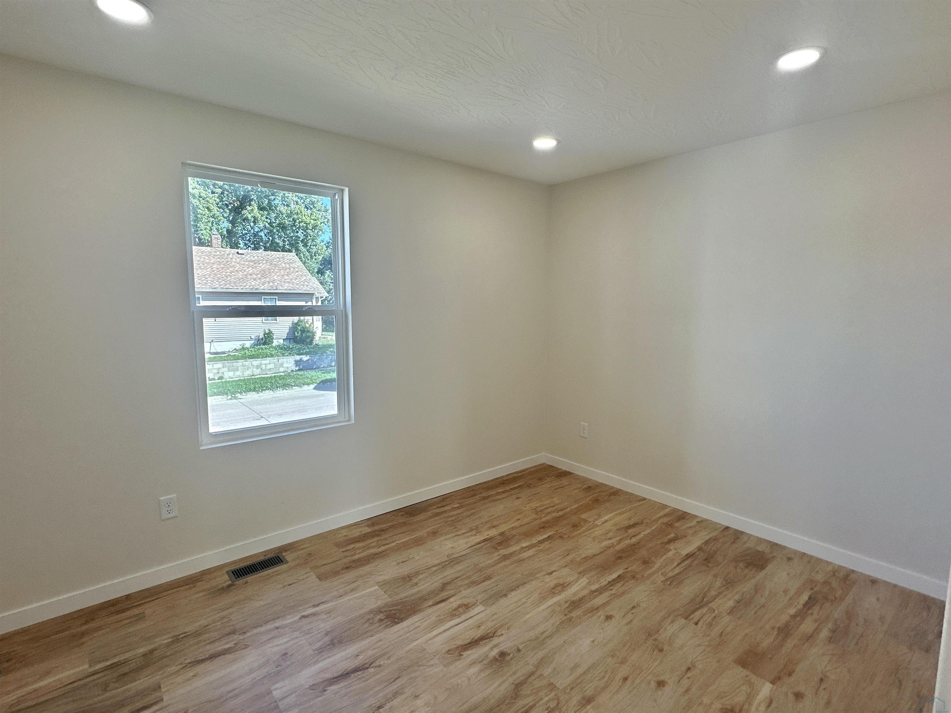 MLS #833552