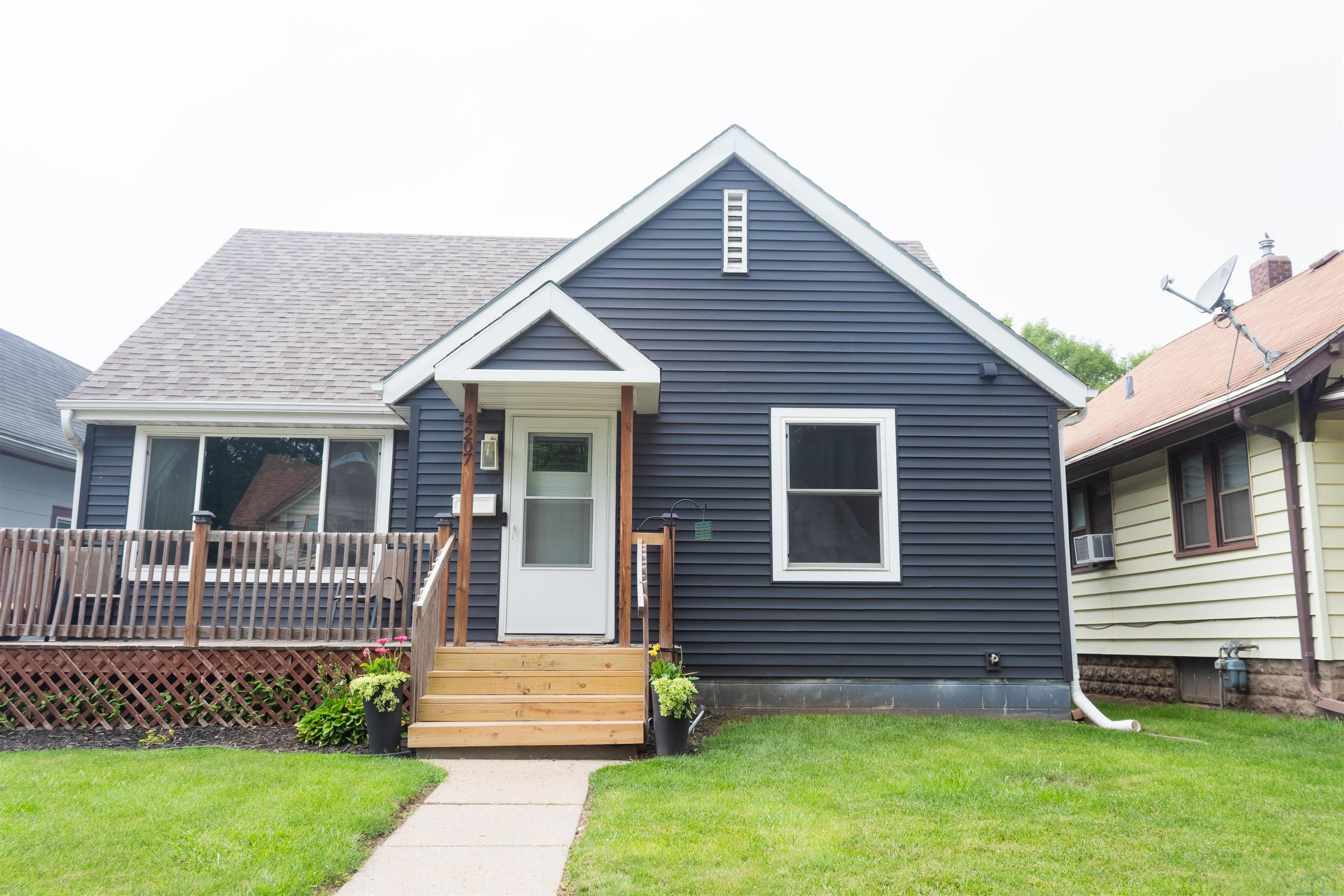 4207 Harrison St, Sioux City, IA 51108 