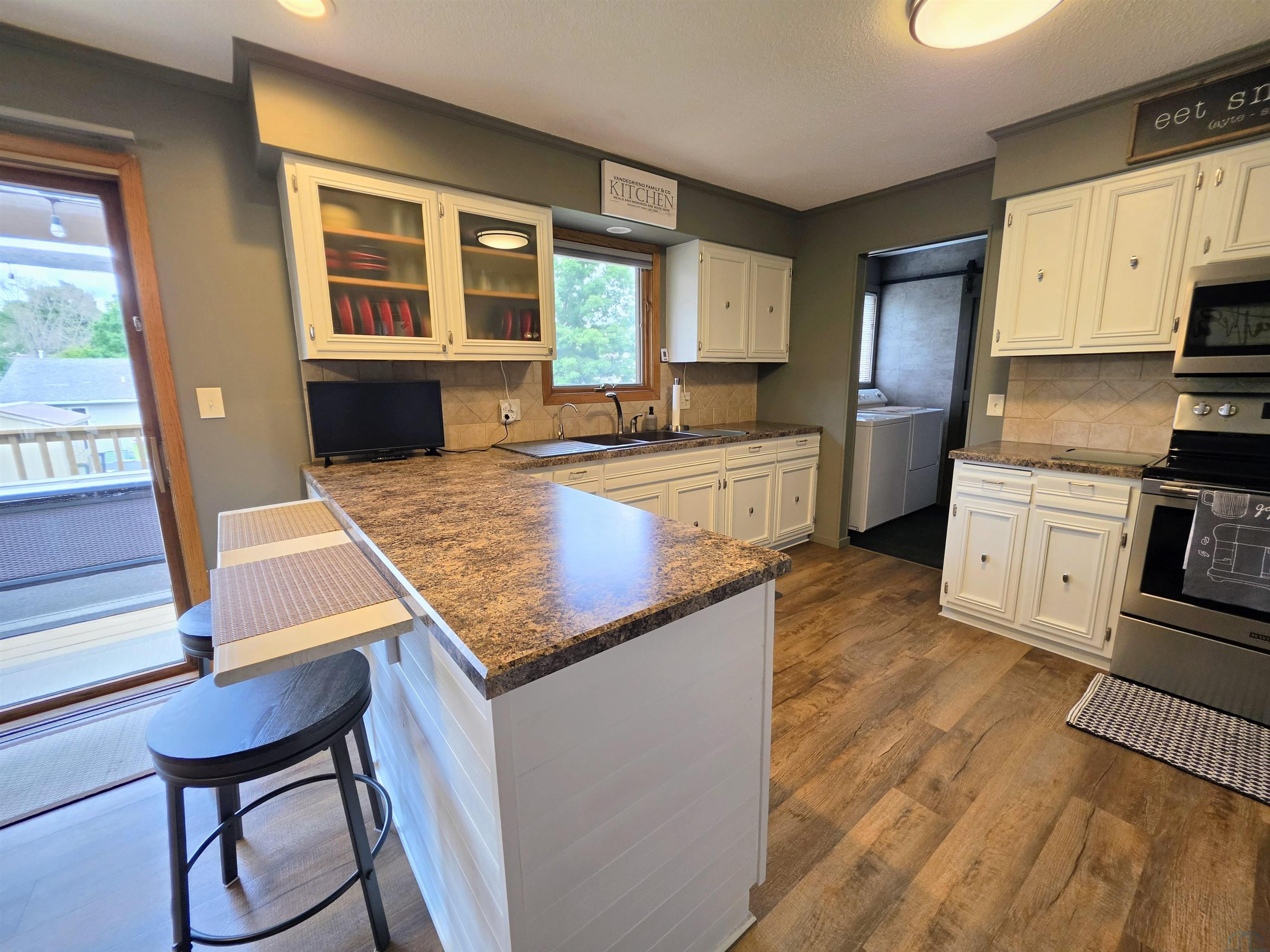 MLS #833560
