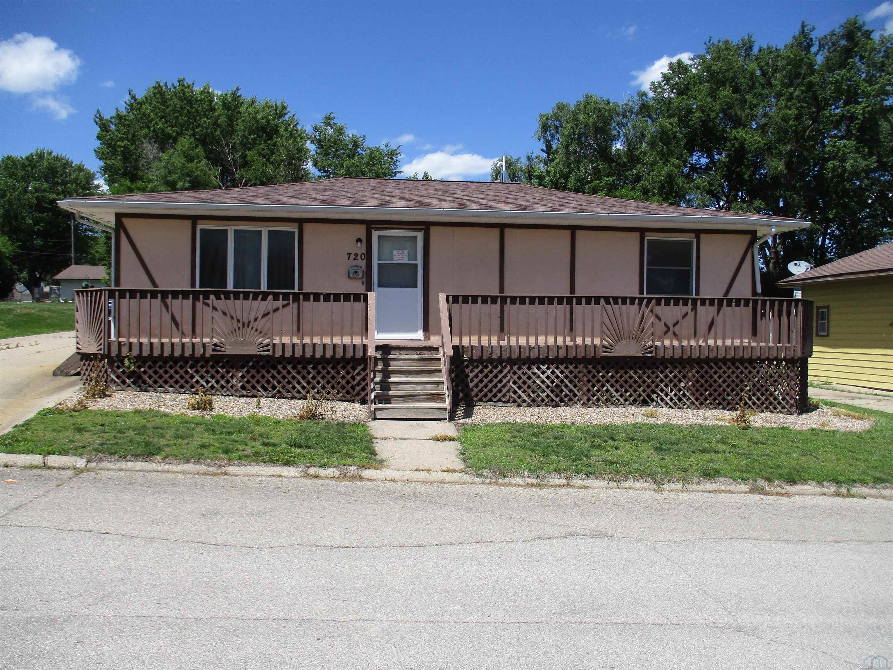 720 Bluff Street E, Cherokee, IA 51012 