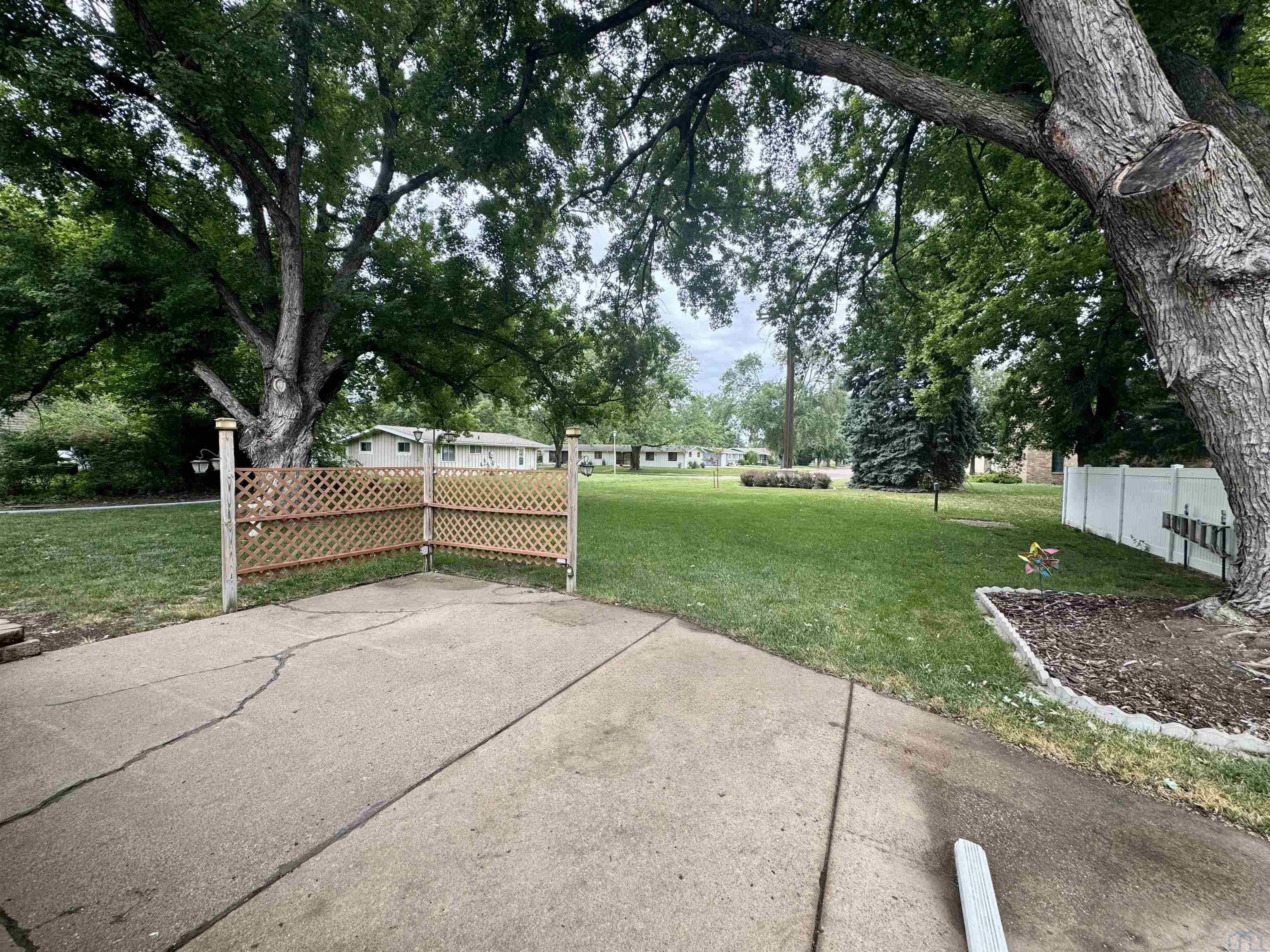 MLS #833566