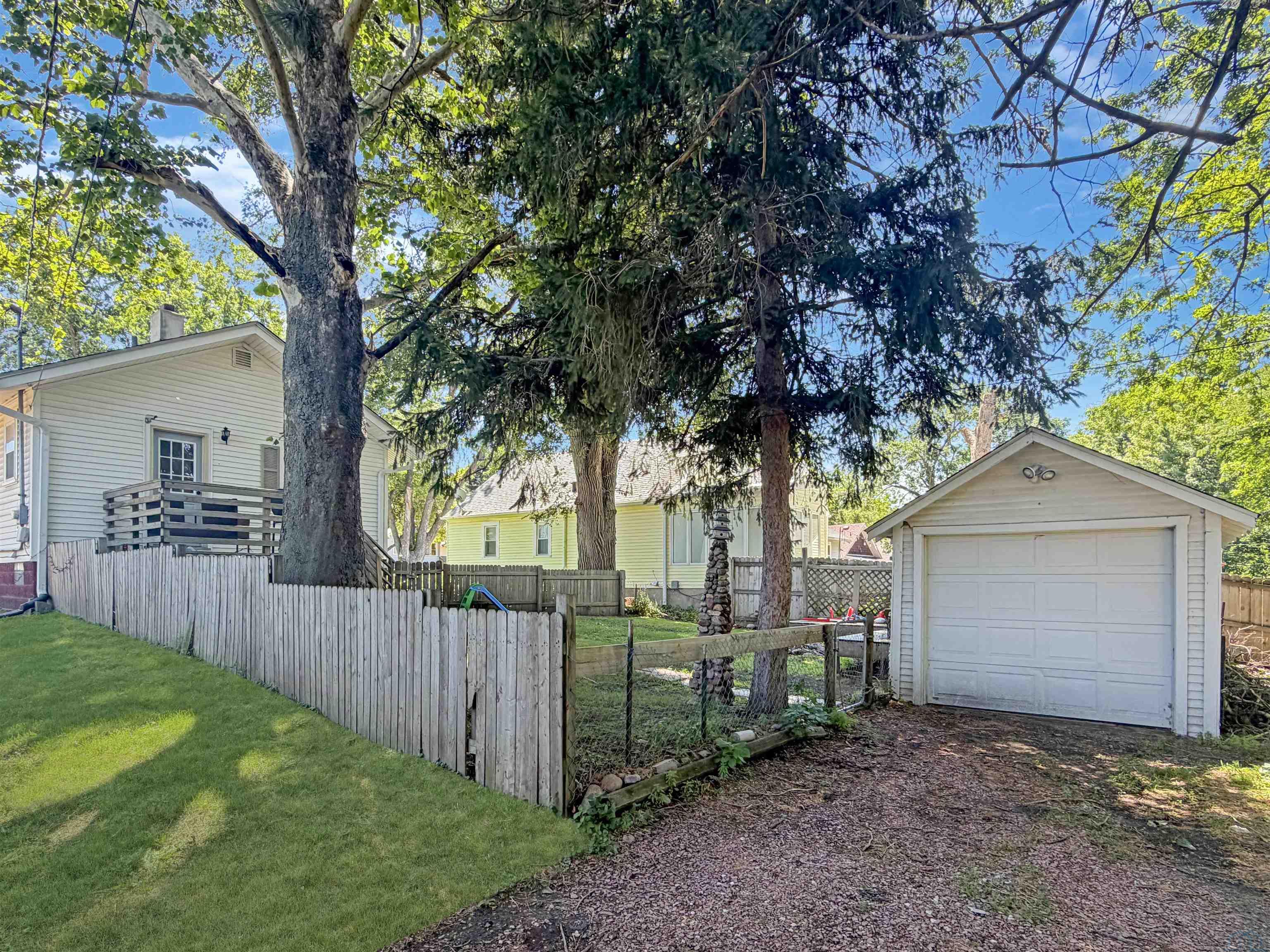 MLS #833574