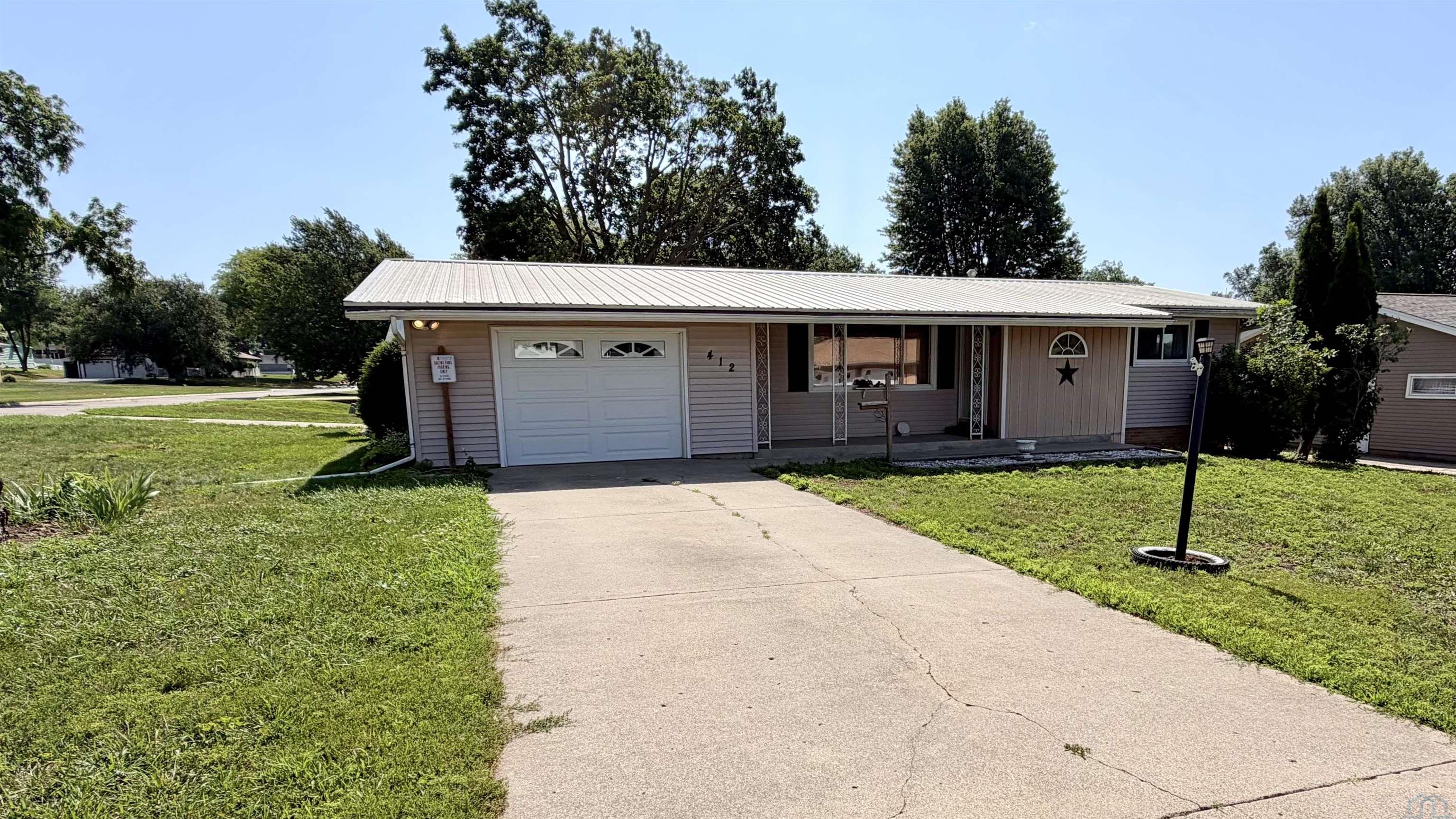 412 SPRUCE ST, Aurelia, IA 51005 