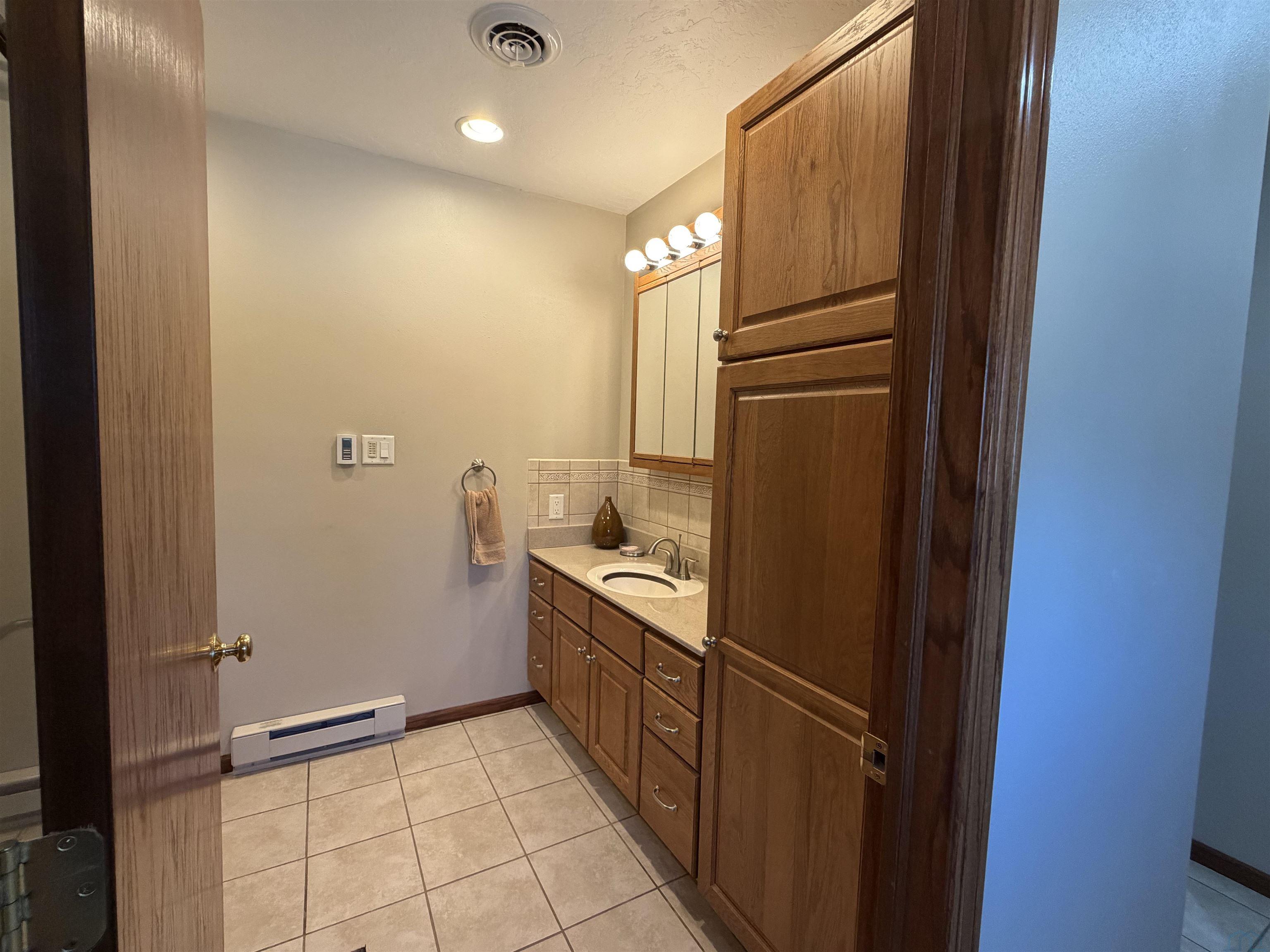 MLS #833580